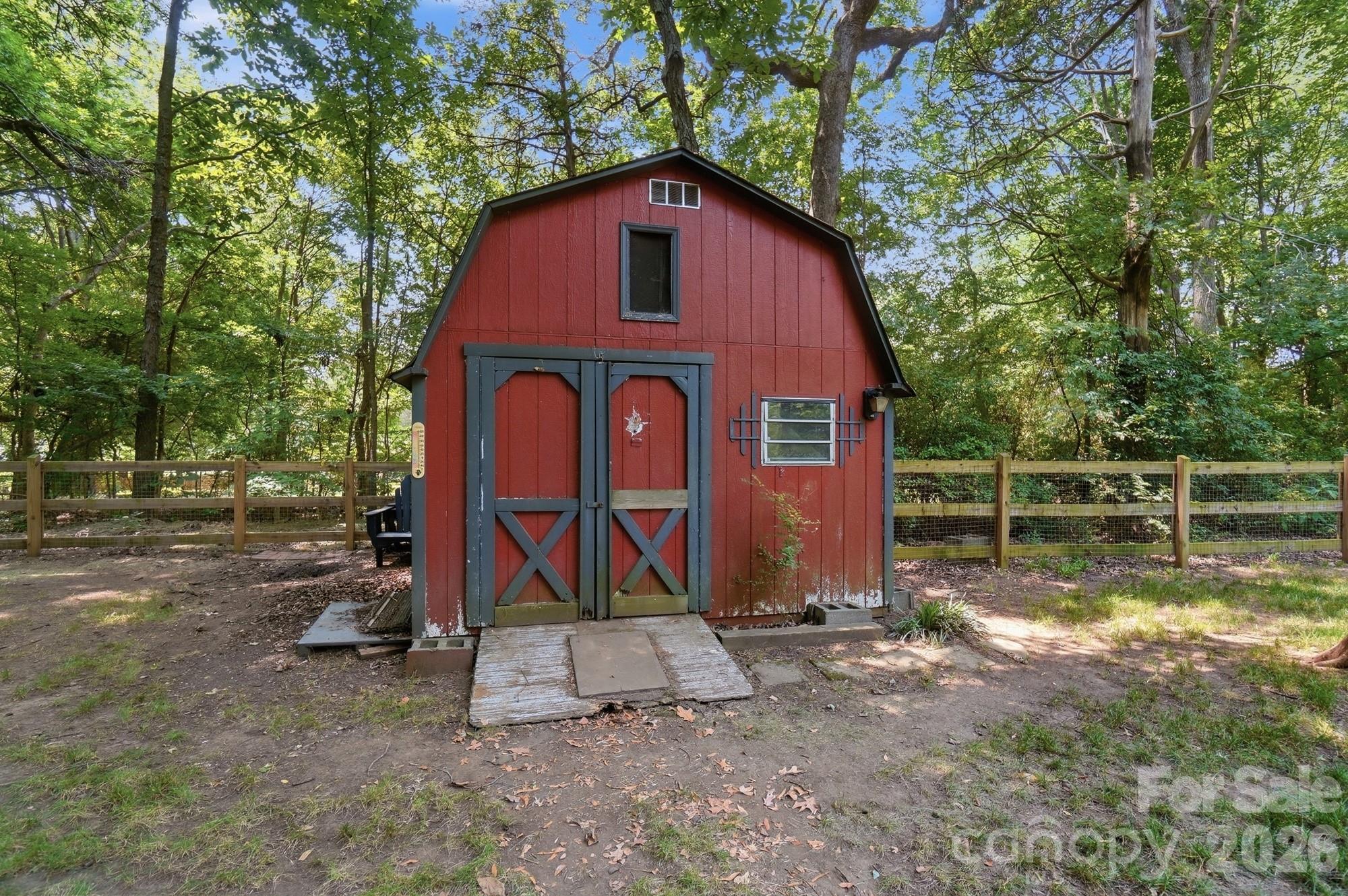 main property photo 45