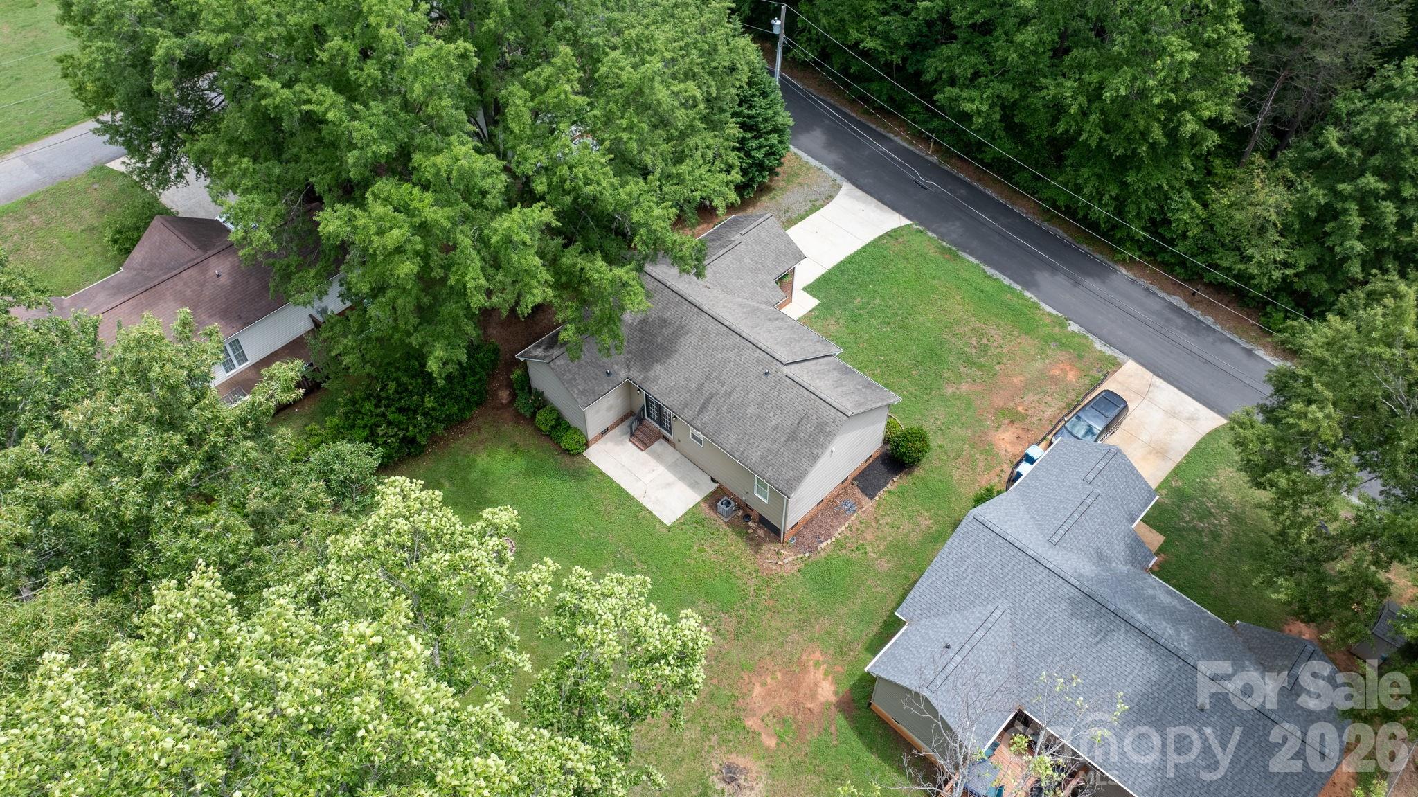 main property photo 28