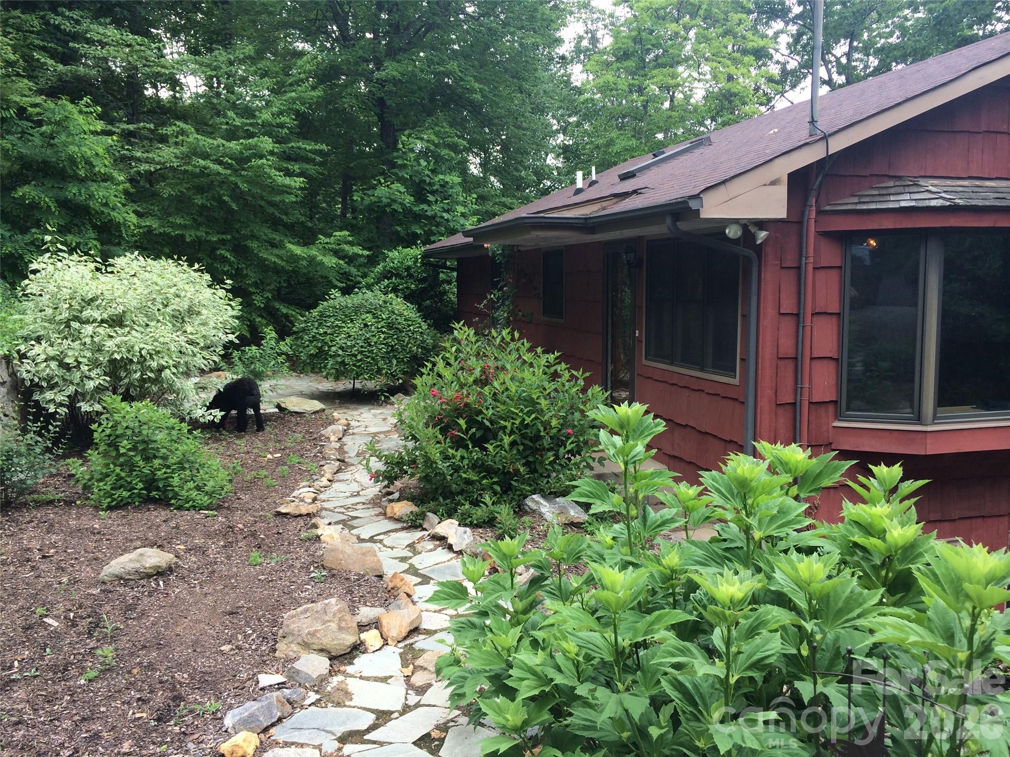 main property photo 40