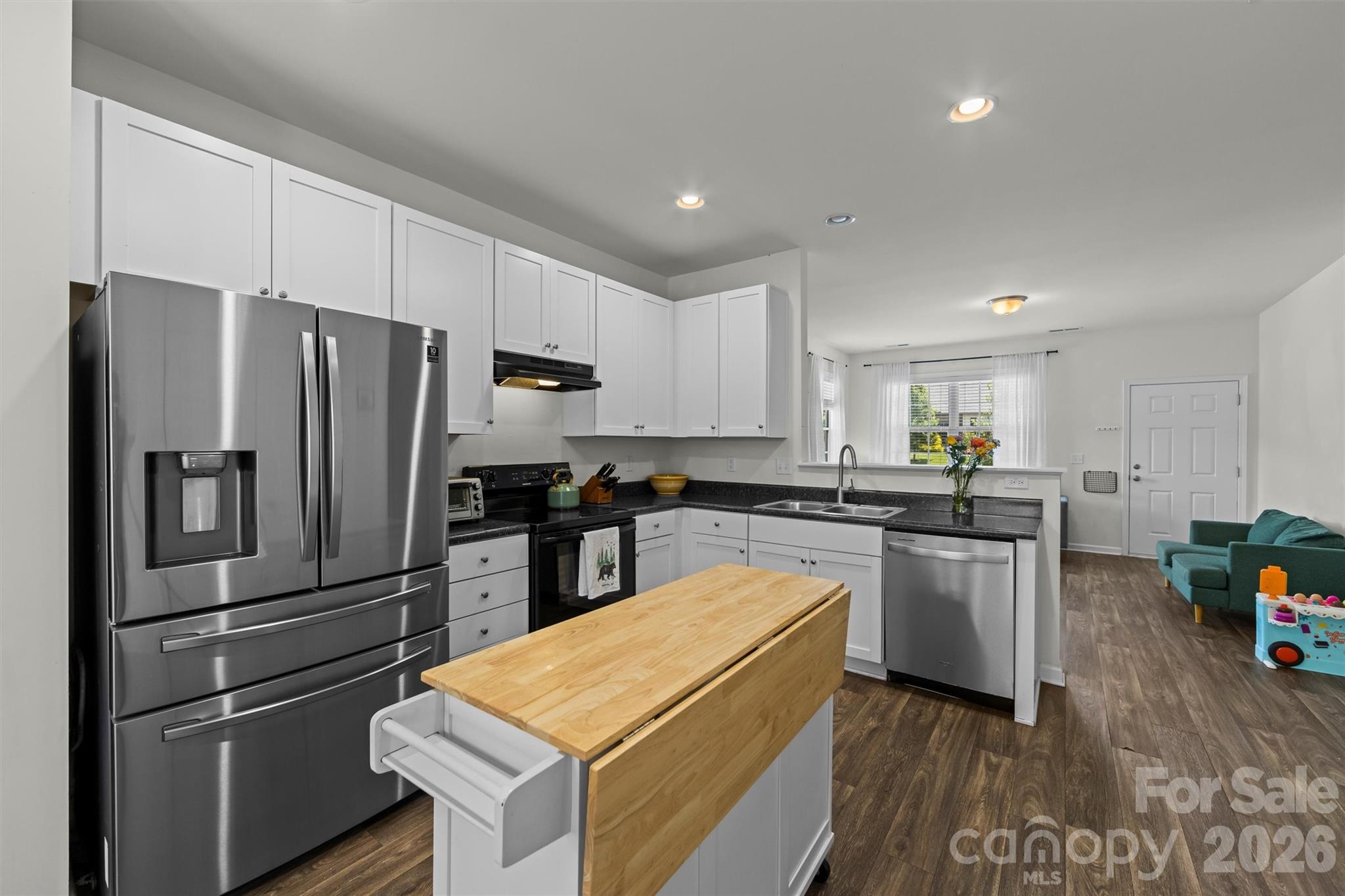 main property photo 8