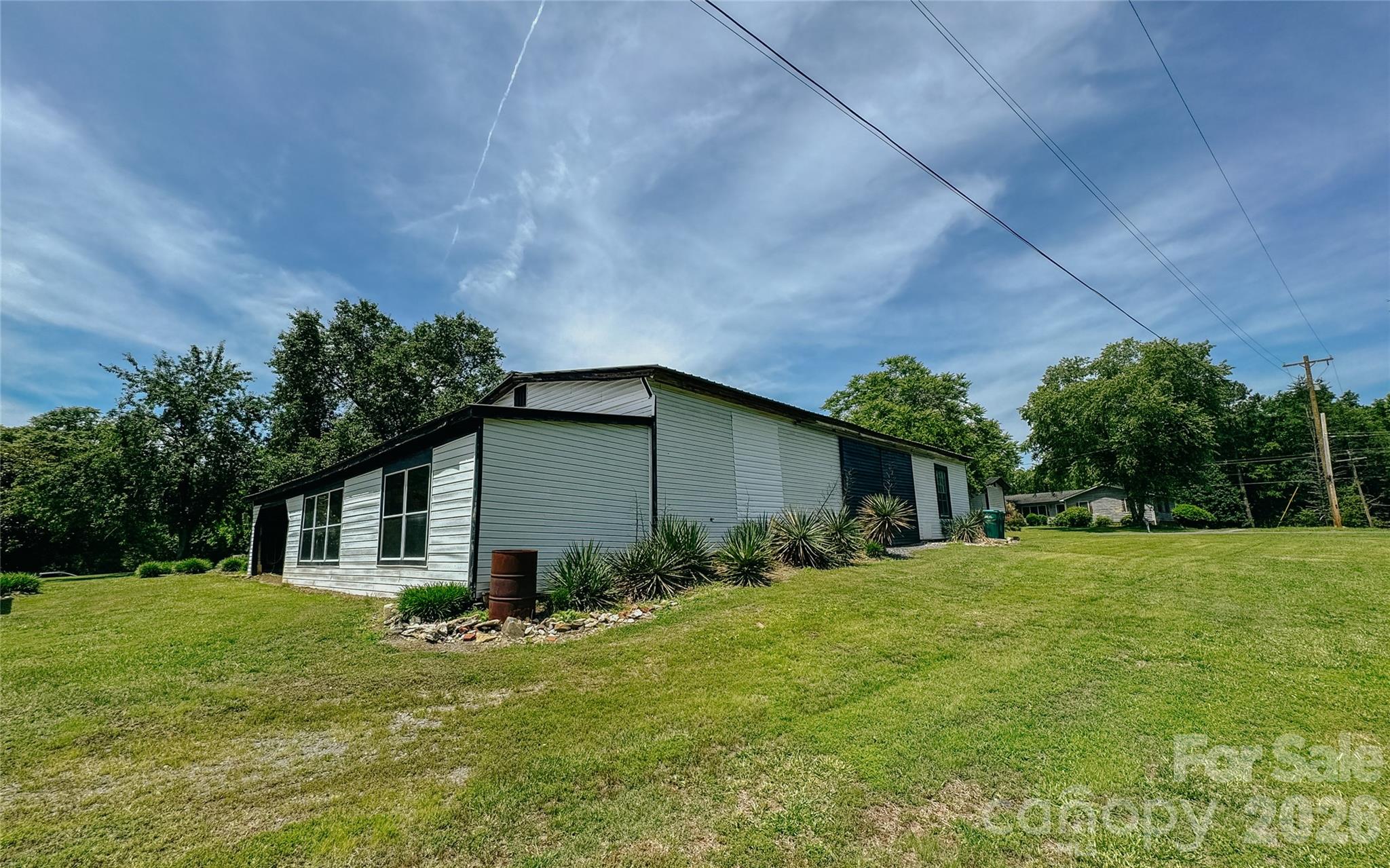 main property photo 37