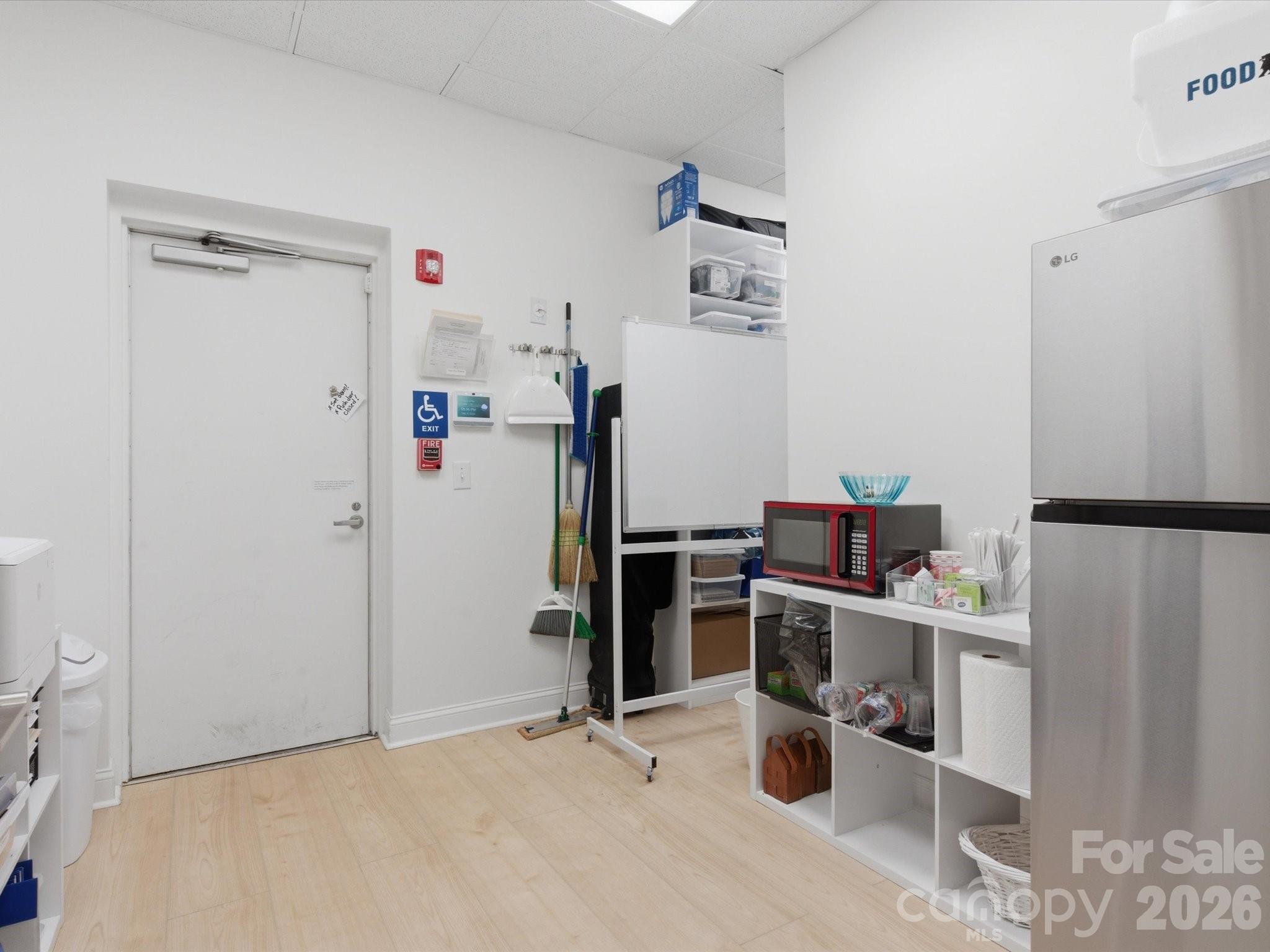 main property photo 25