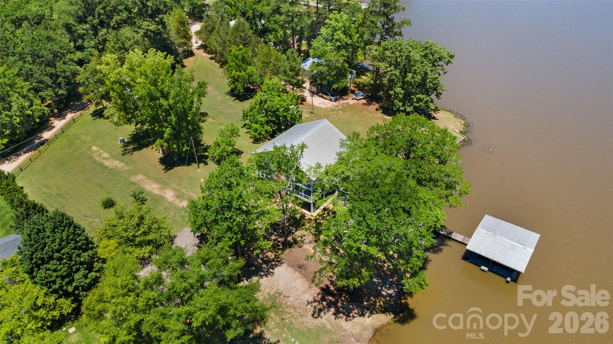 main property photo 11