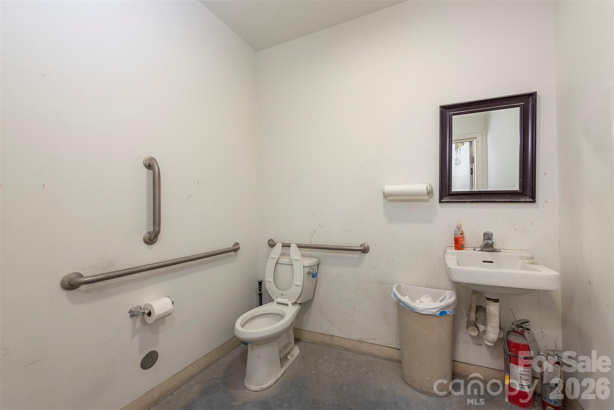 main property photo 14