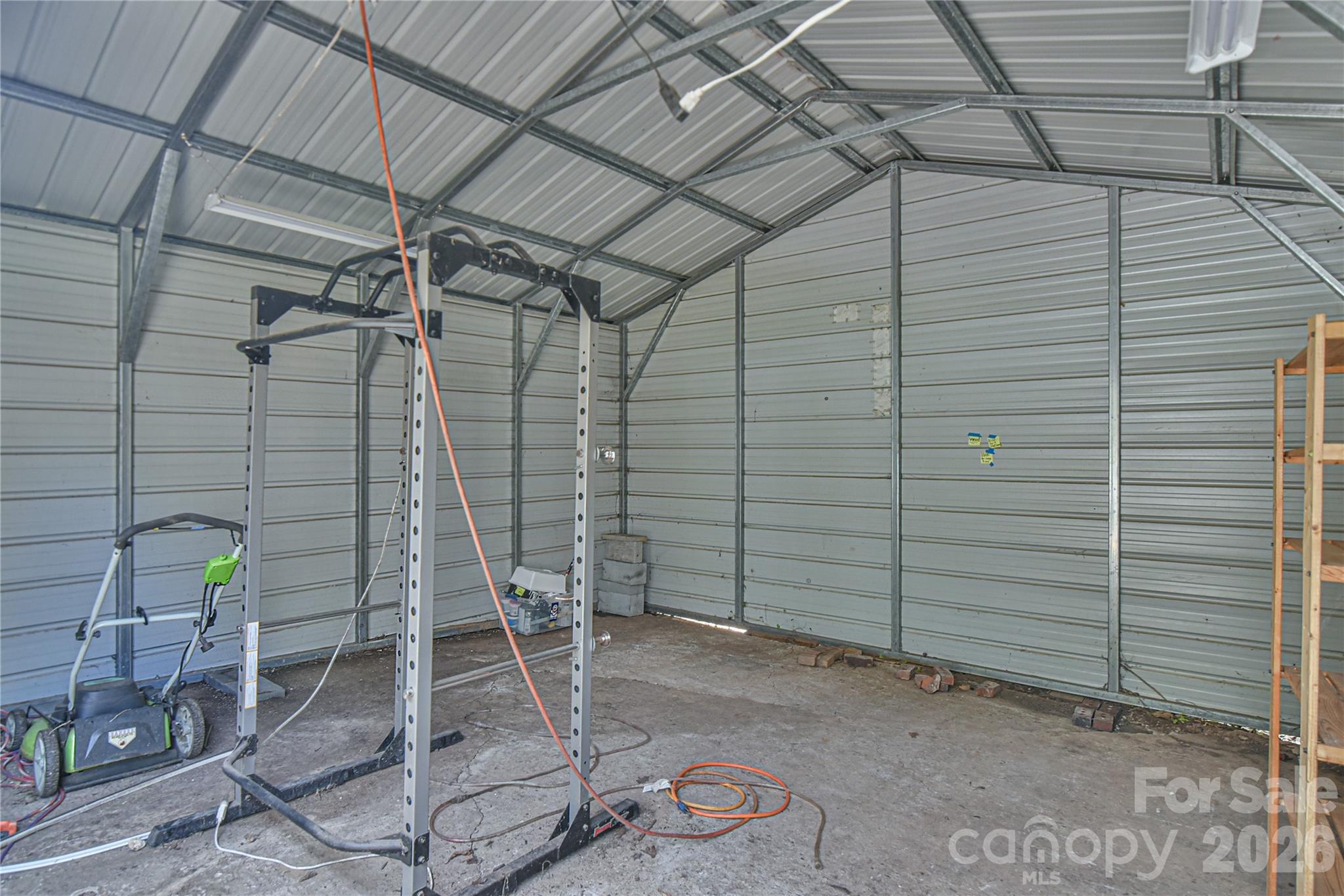 main property photo 31
