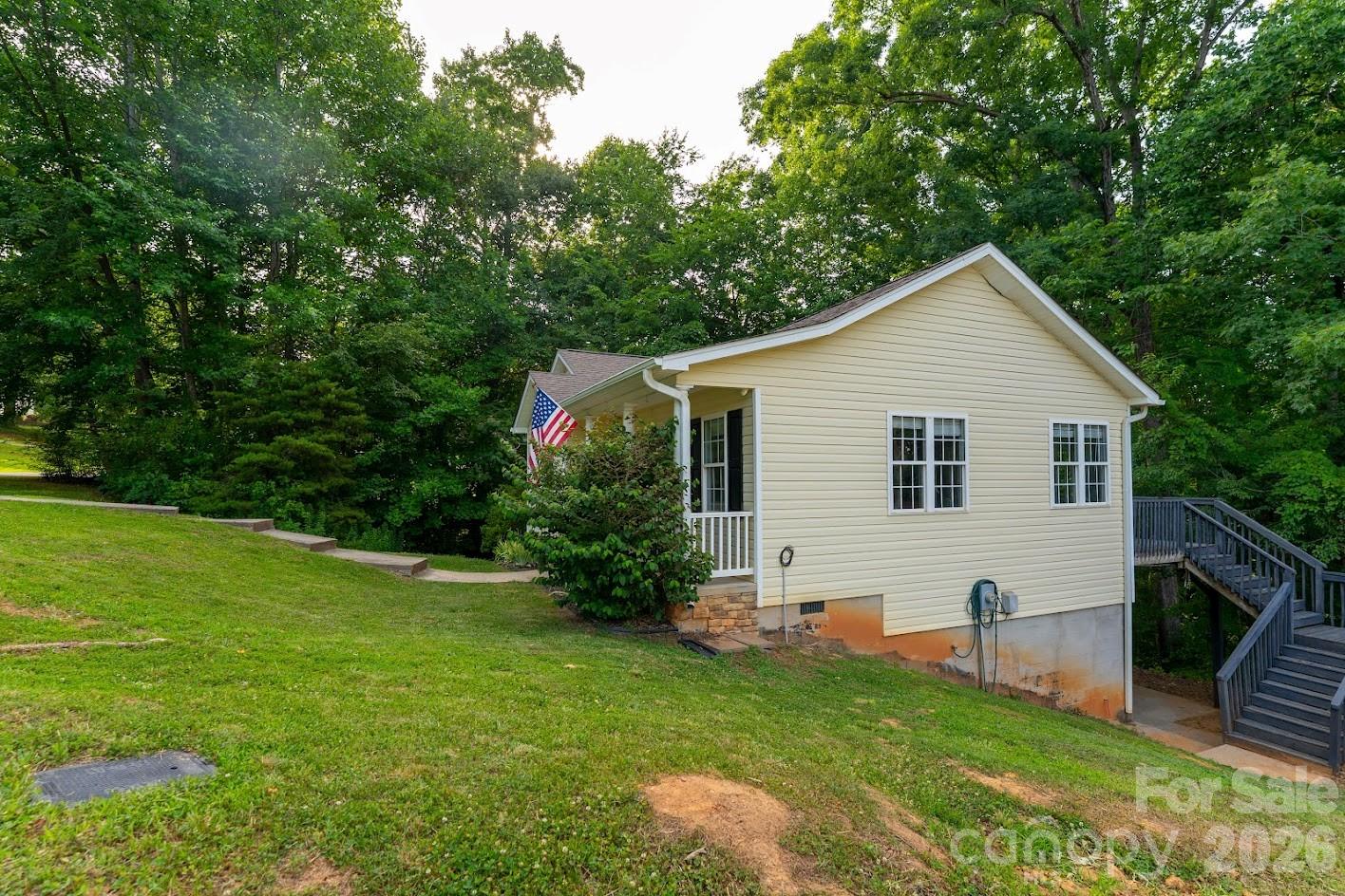 main property photo 9