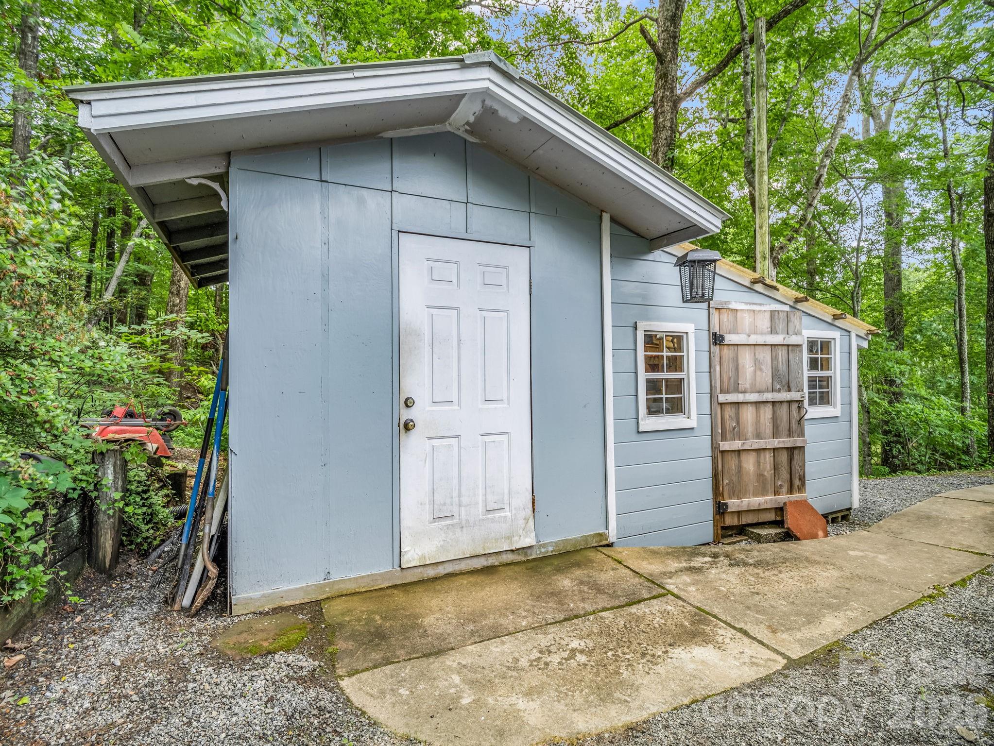 main property photo 34