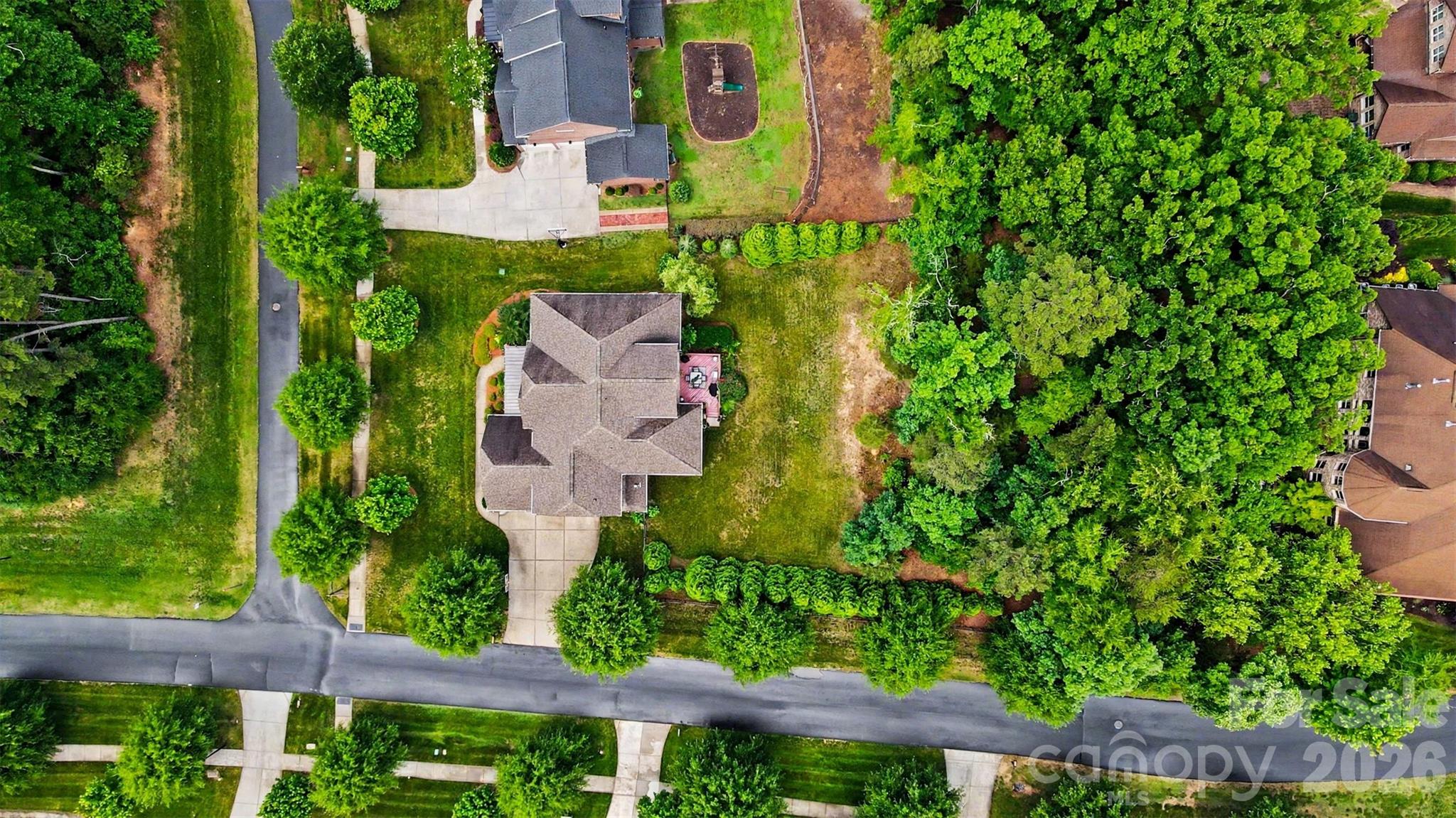 main property photo 30