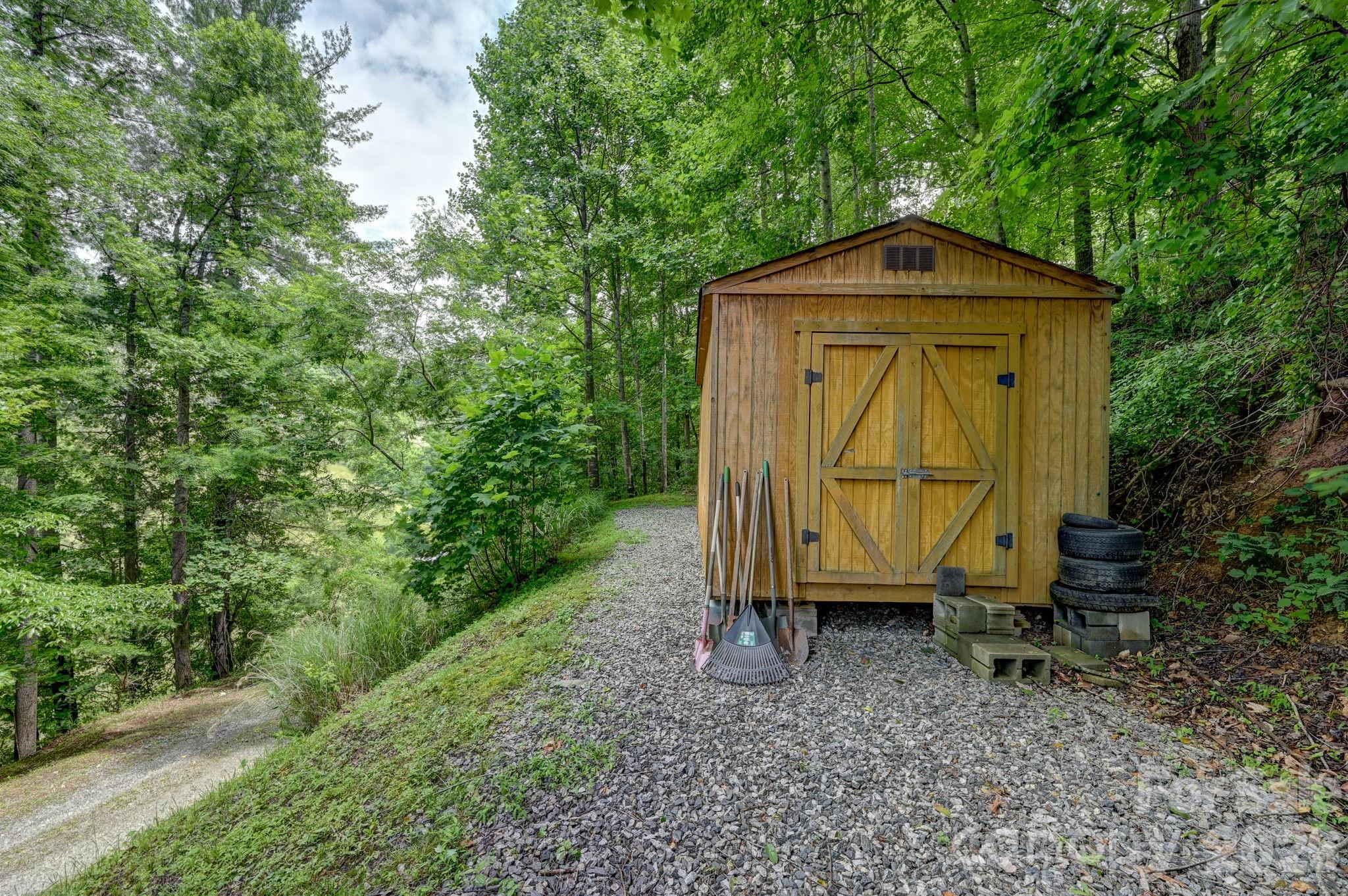 main property photo 30