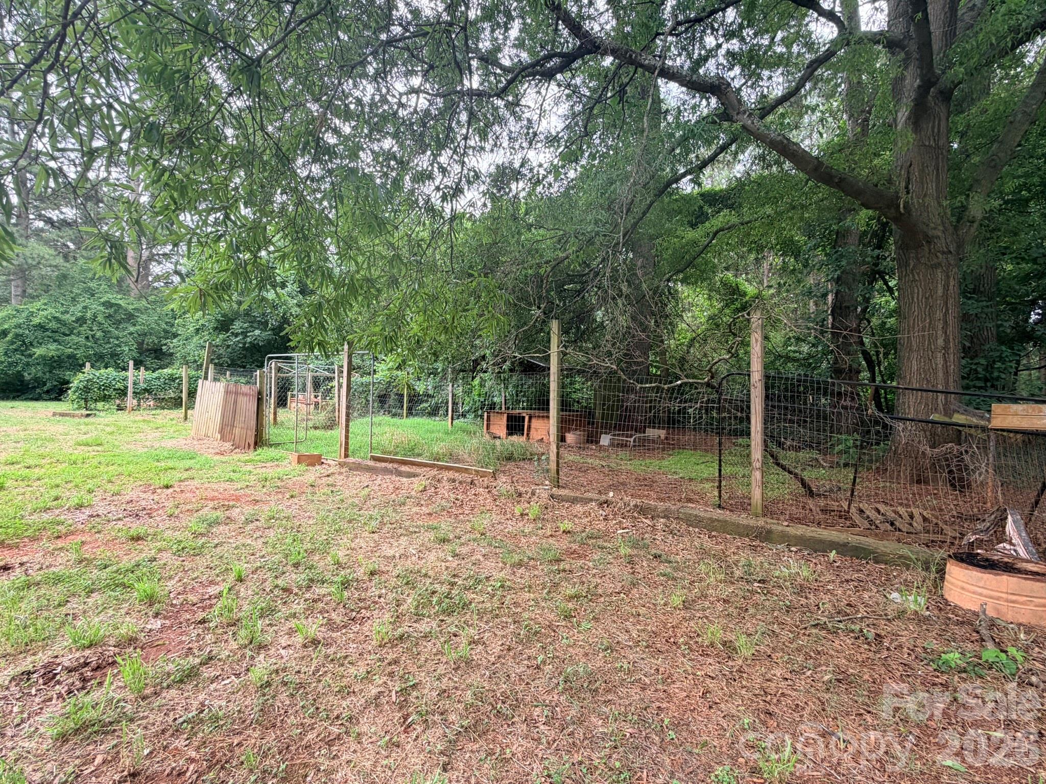 main property photo 36