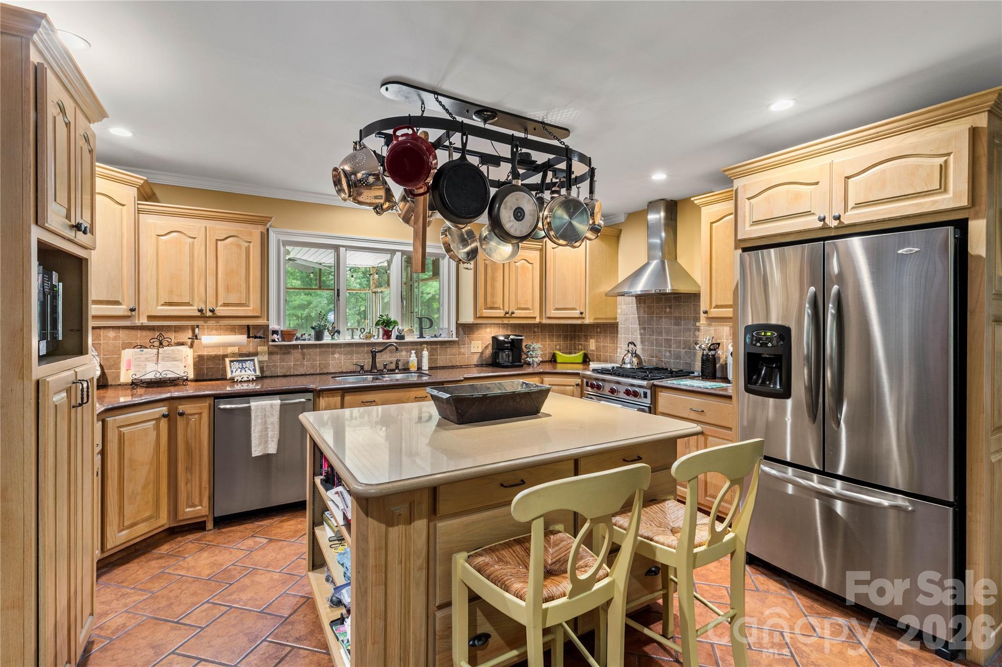 main property photo 11