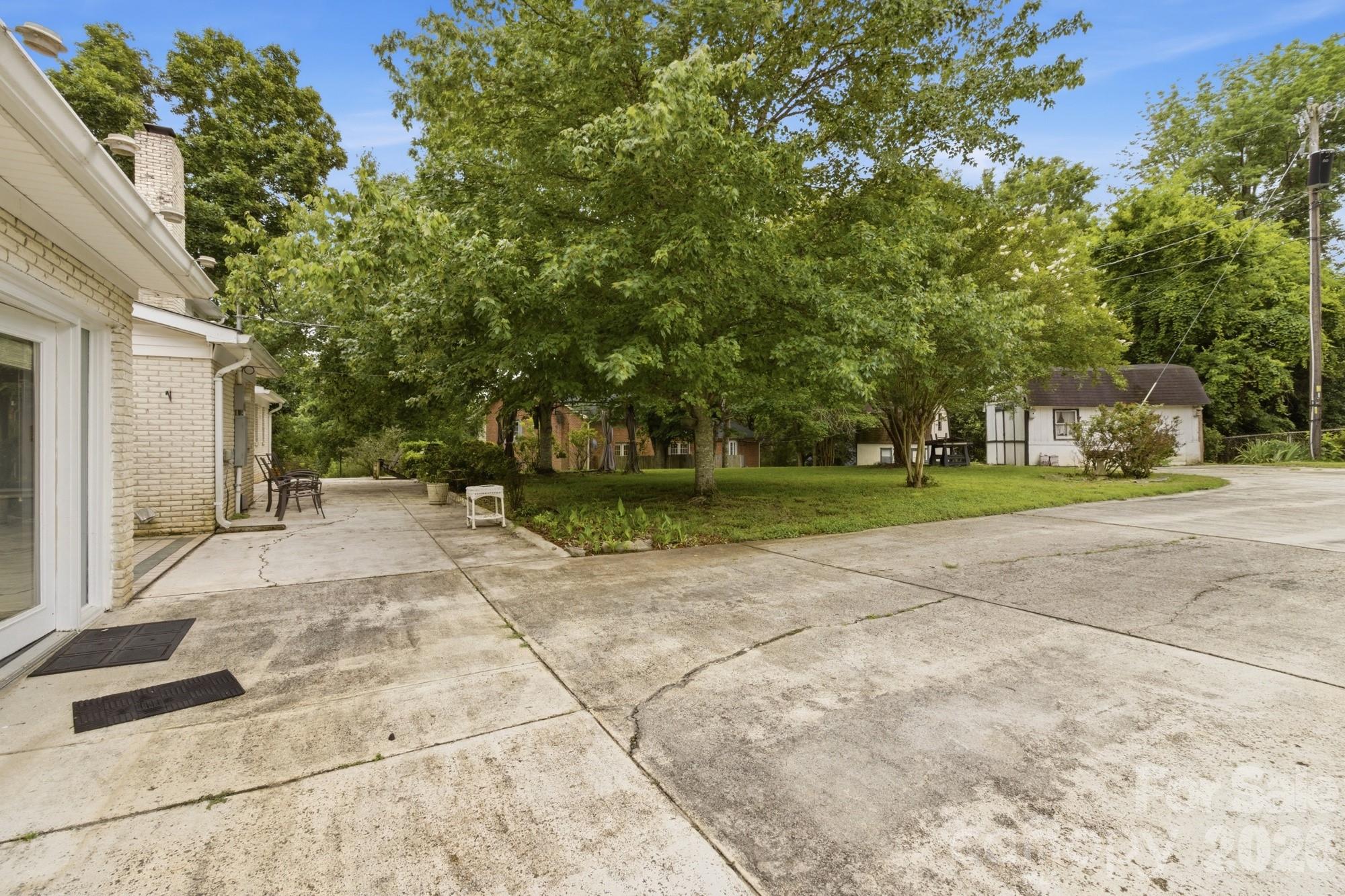 main property photo 41
