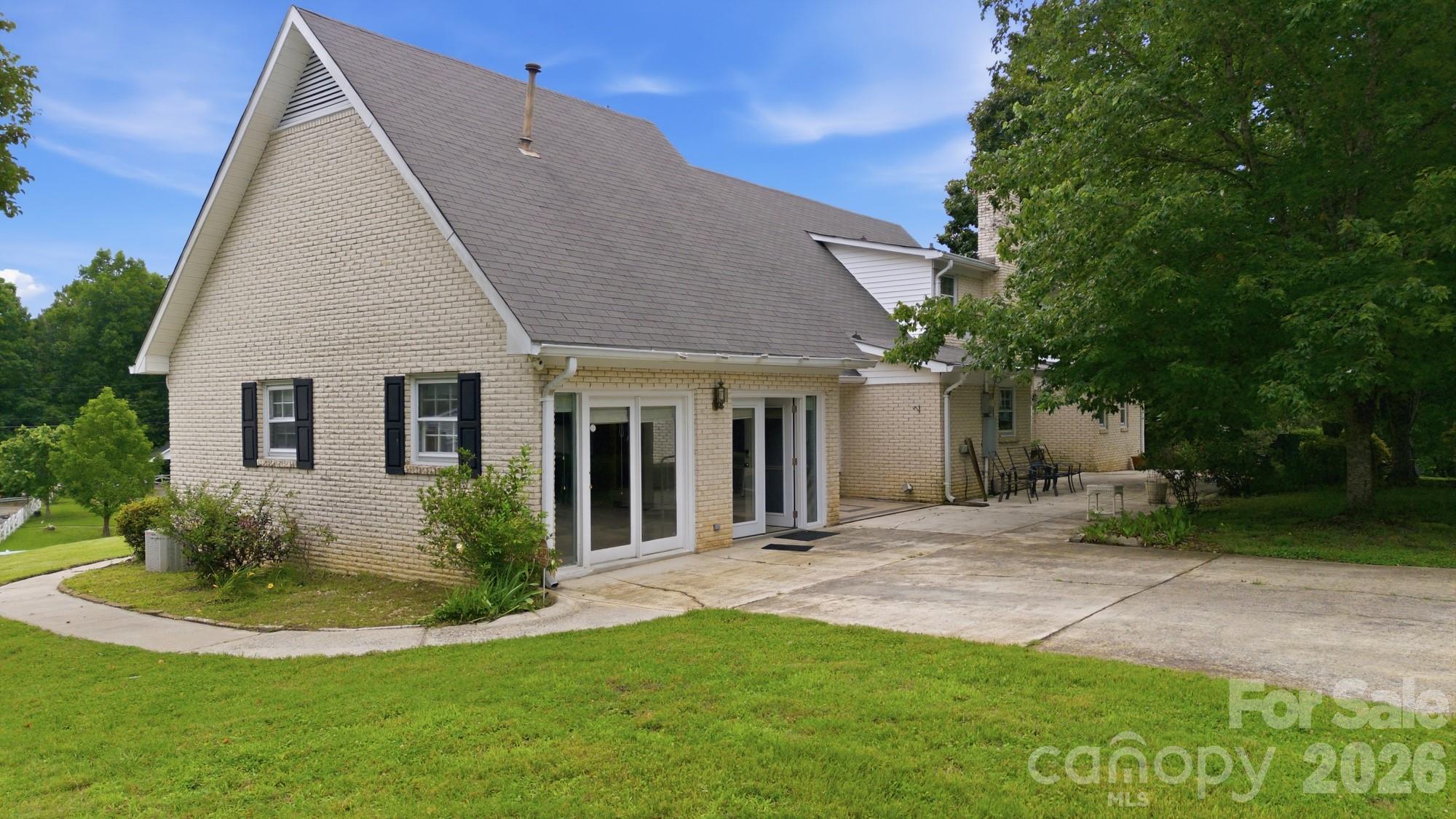 main property photo 6