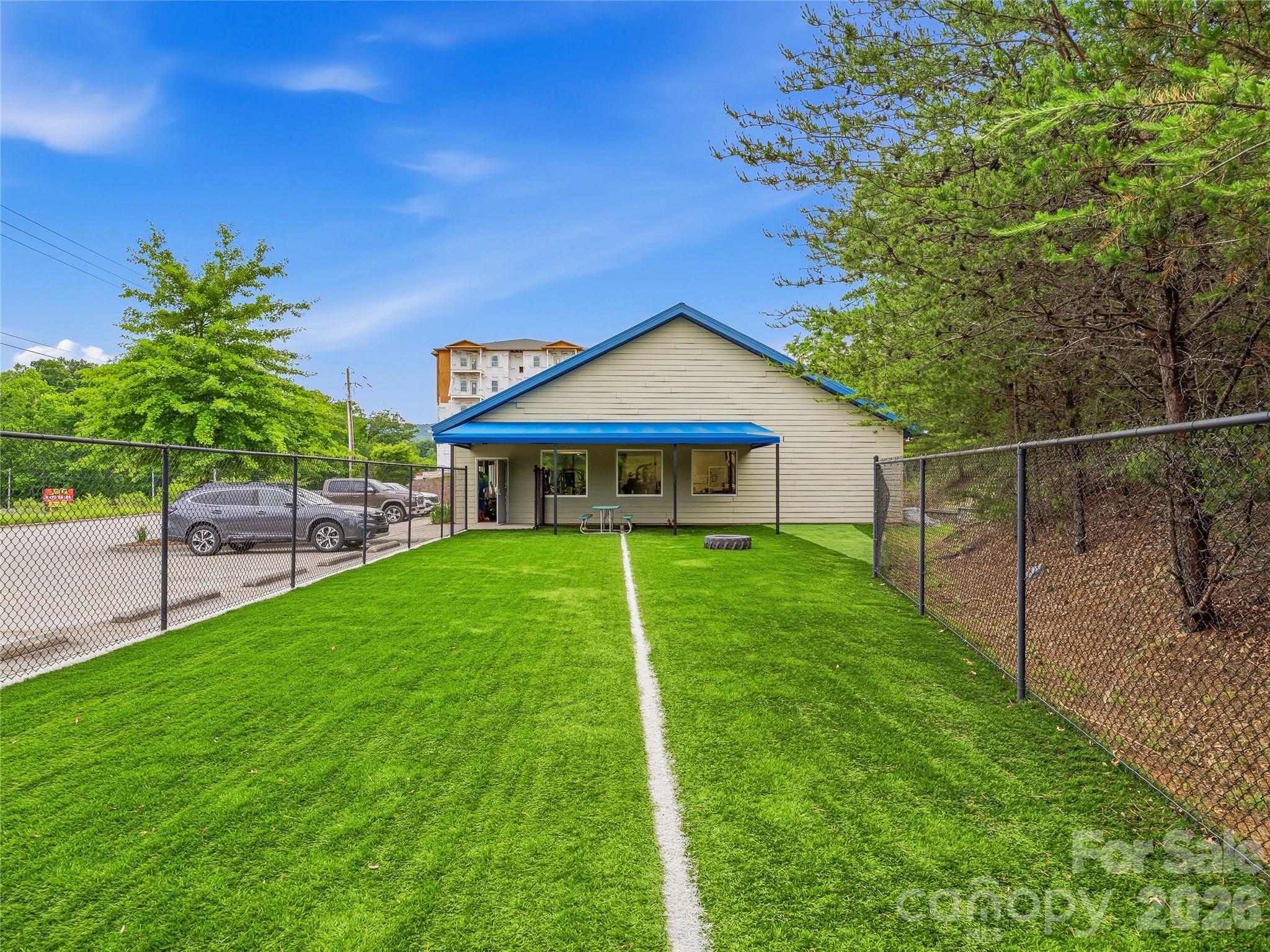 main property photo 40