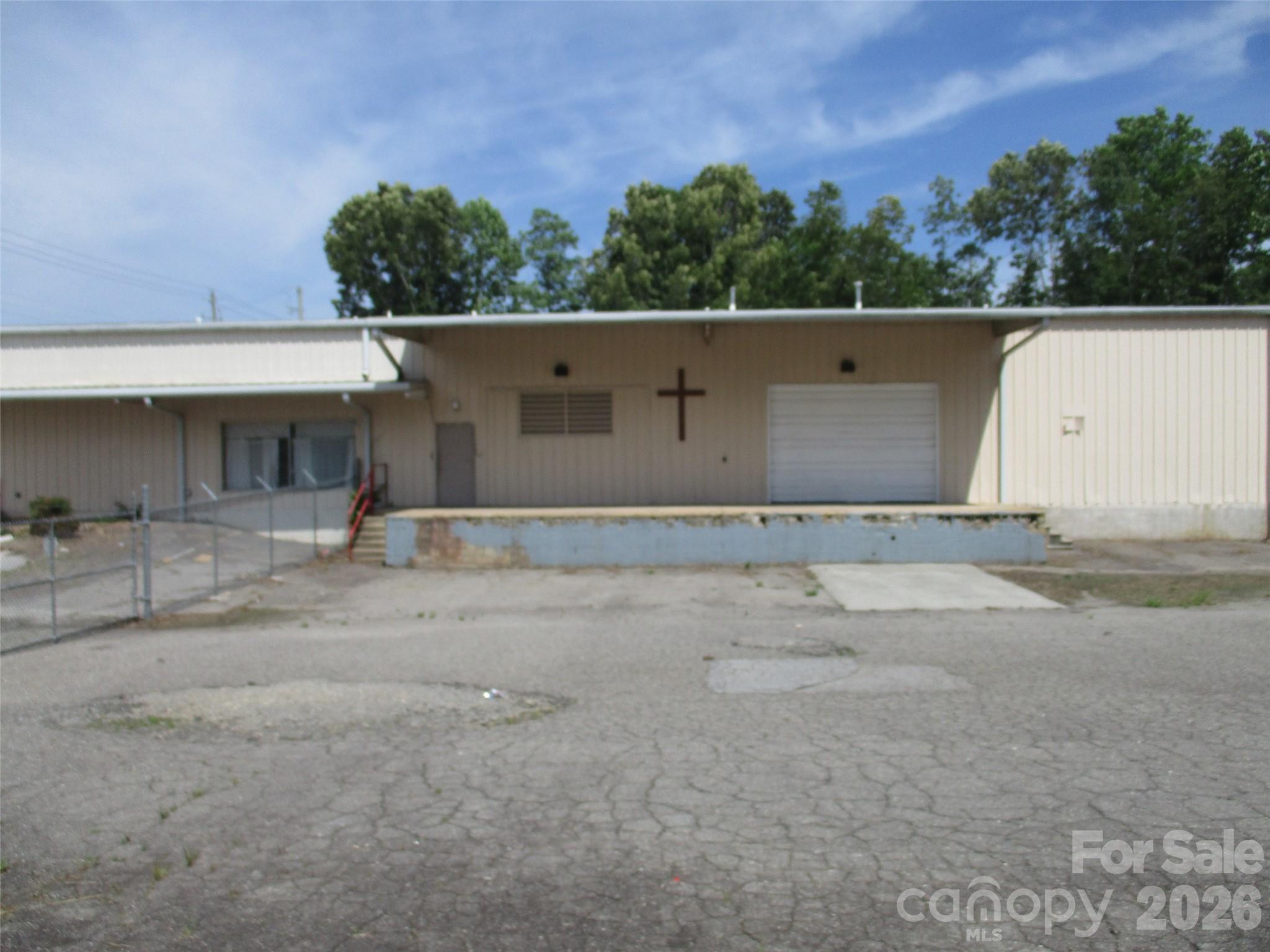 main property photo 13