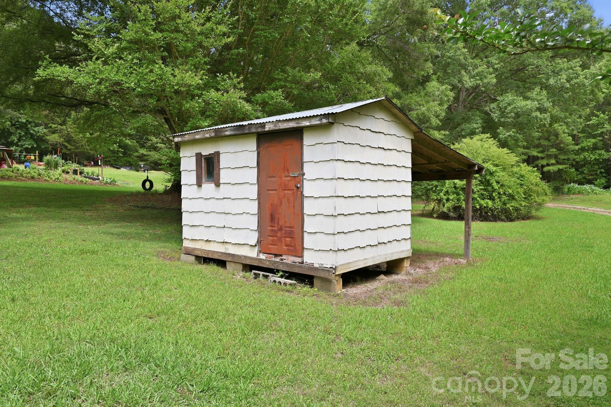 main property photo 32