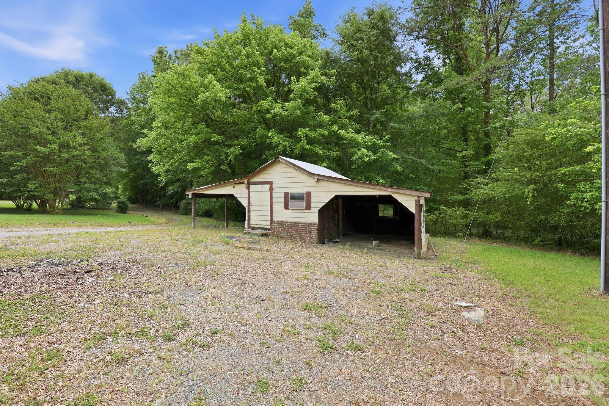 main property photo 36
