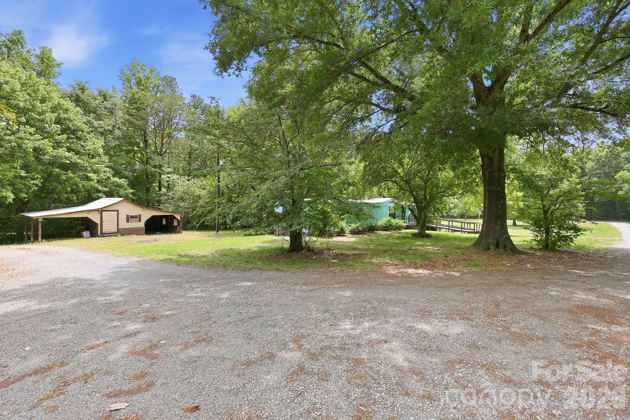 main property photo 6