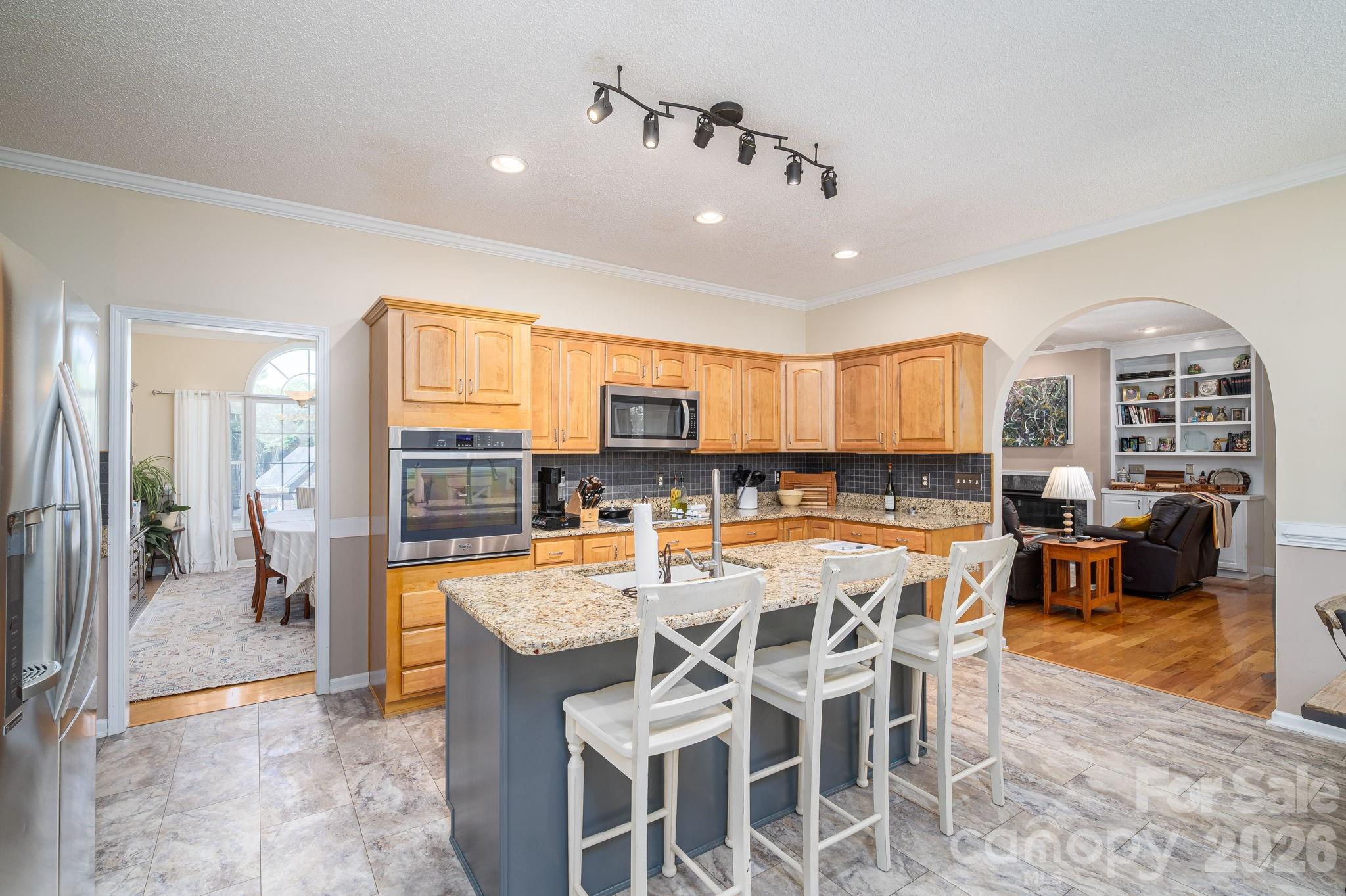 main property photo 23