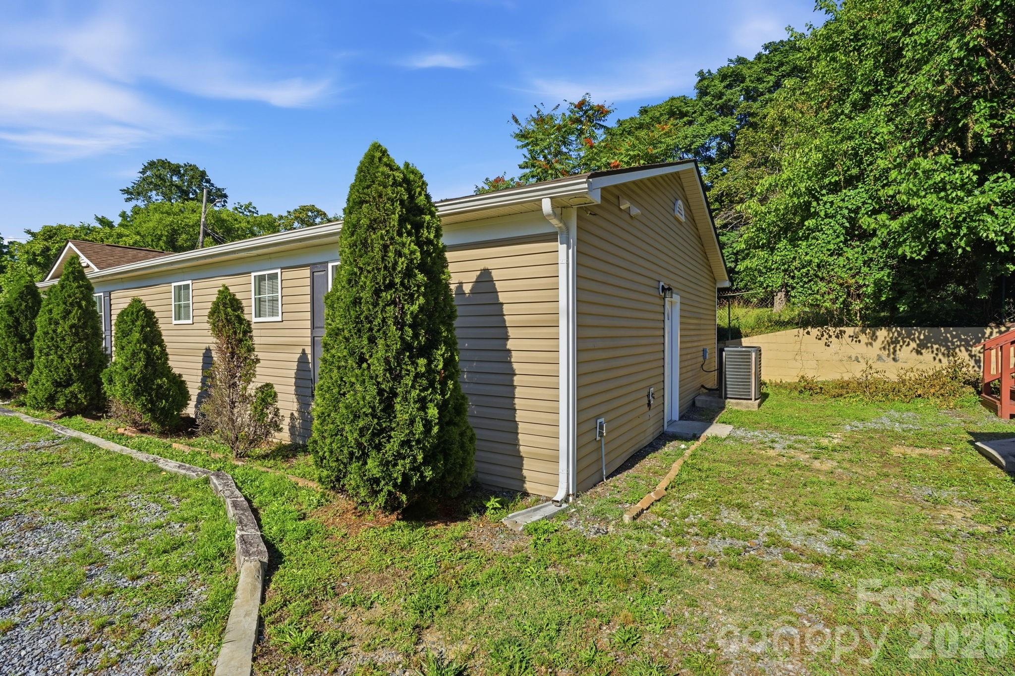 main property photo 36