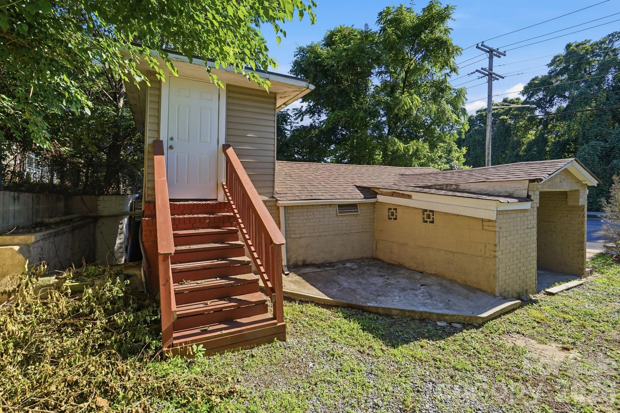 main property photo 38