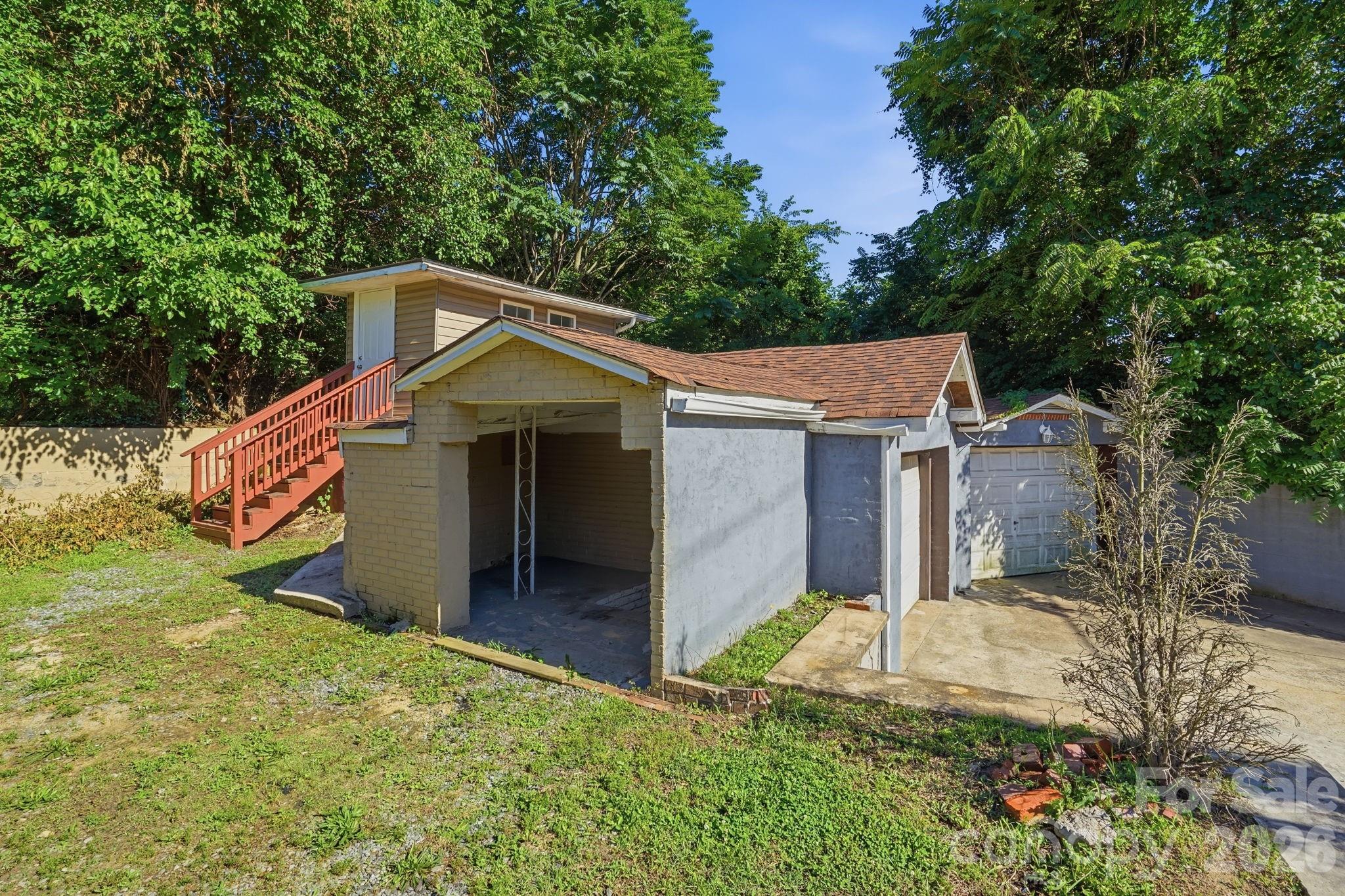 main property photo 39