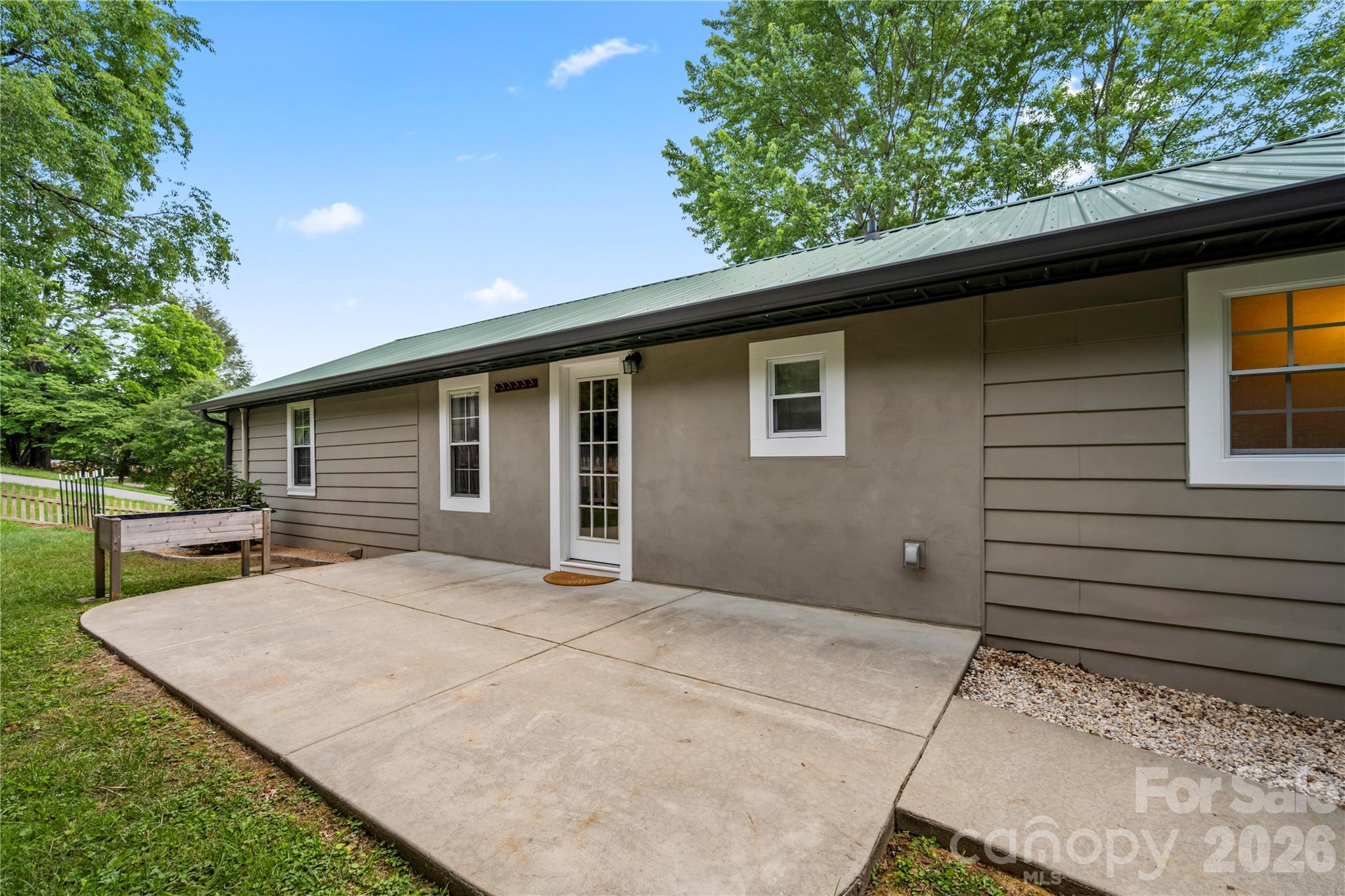 main property photo 27
