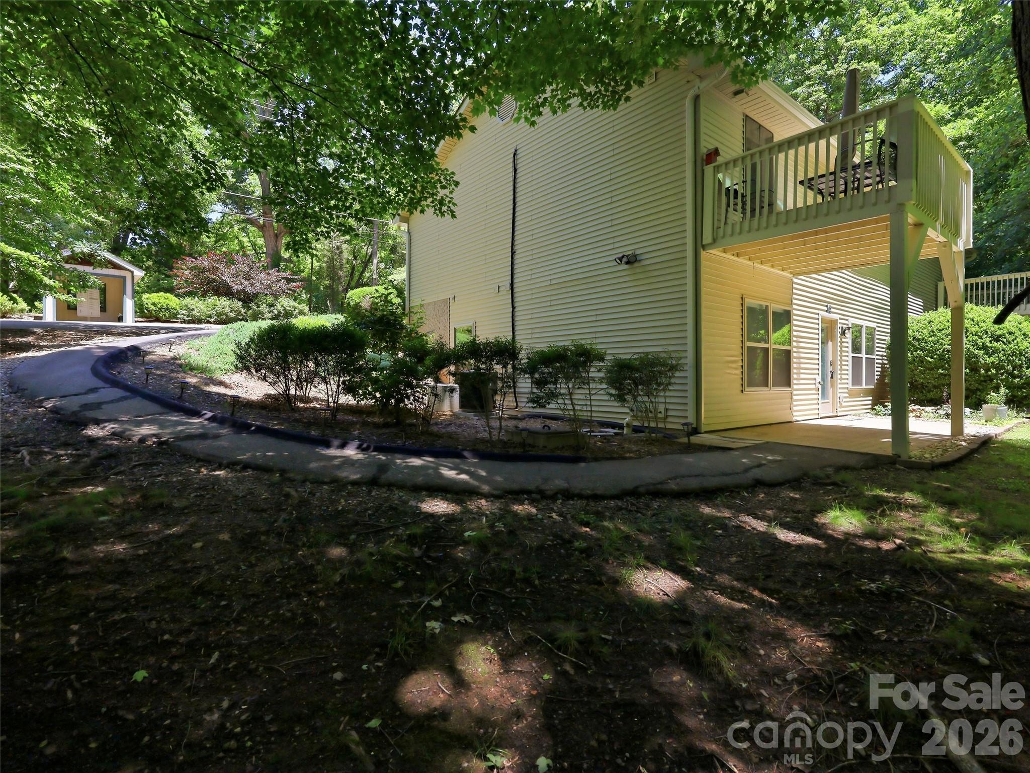 main property photo 32