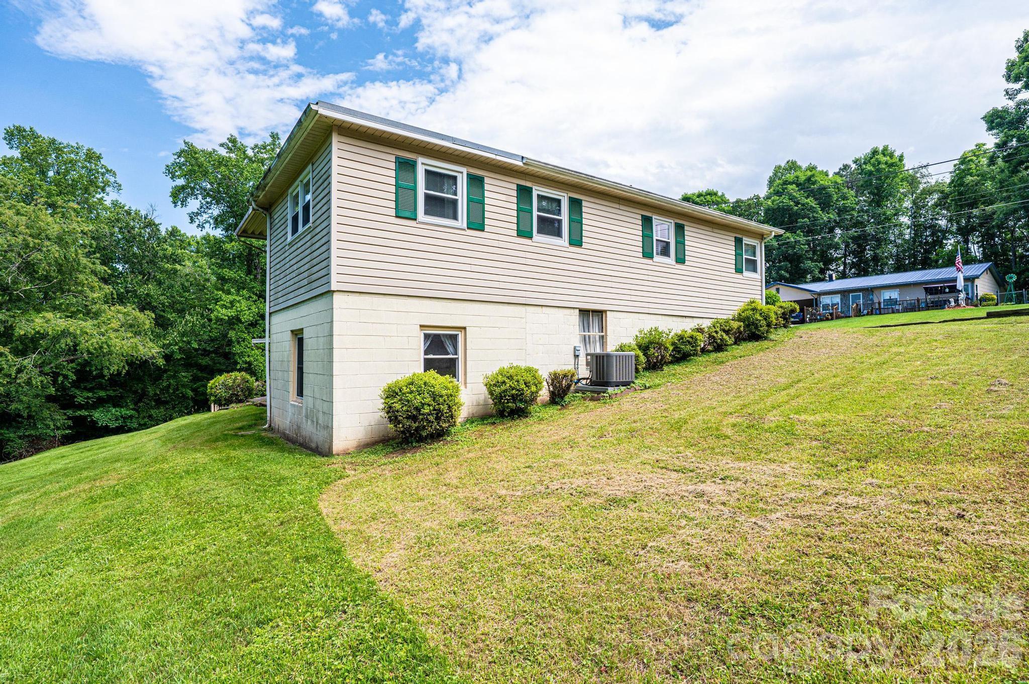 main property photo 18