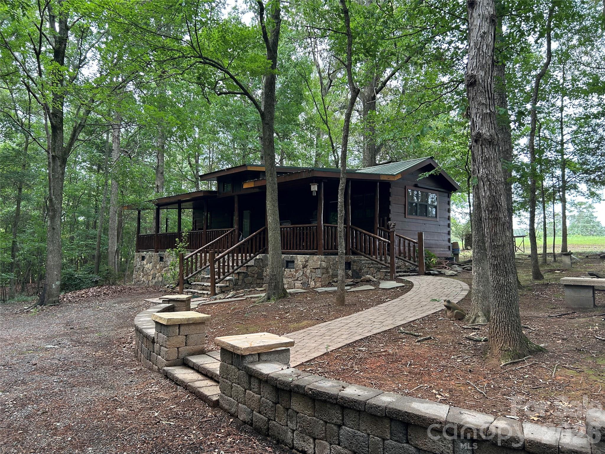 main property photo 10