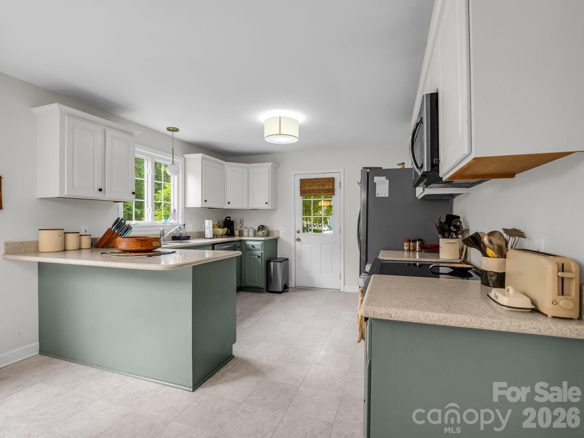 main property photo 14