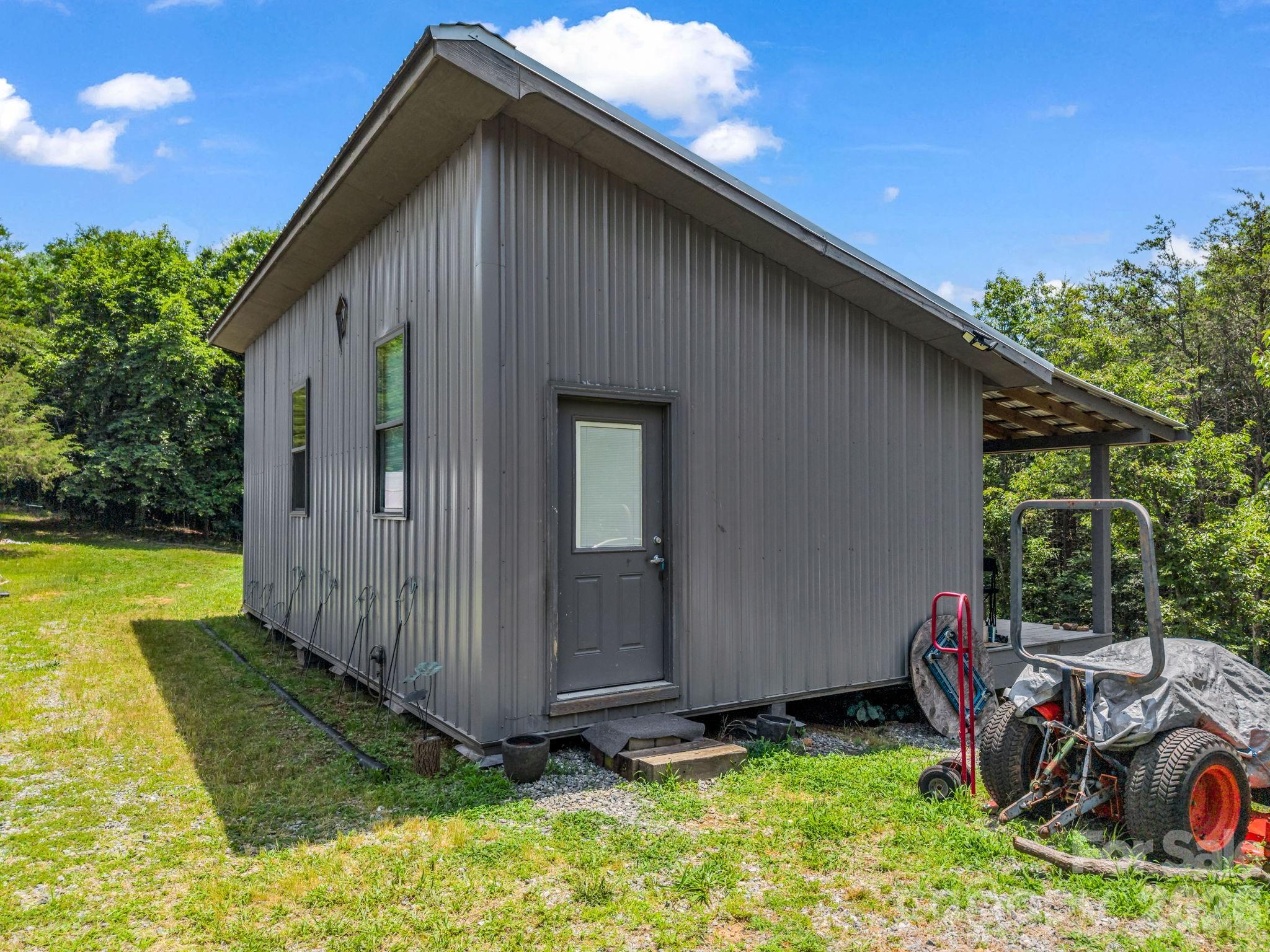 main property photo 29