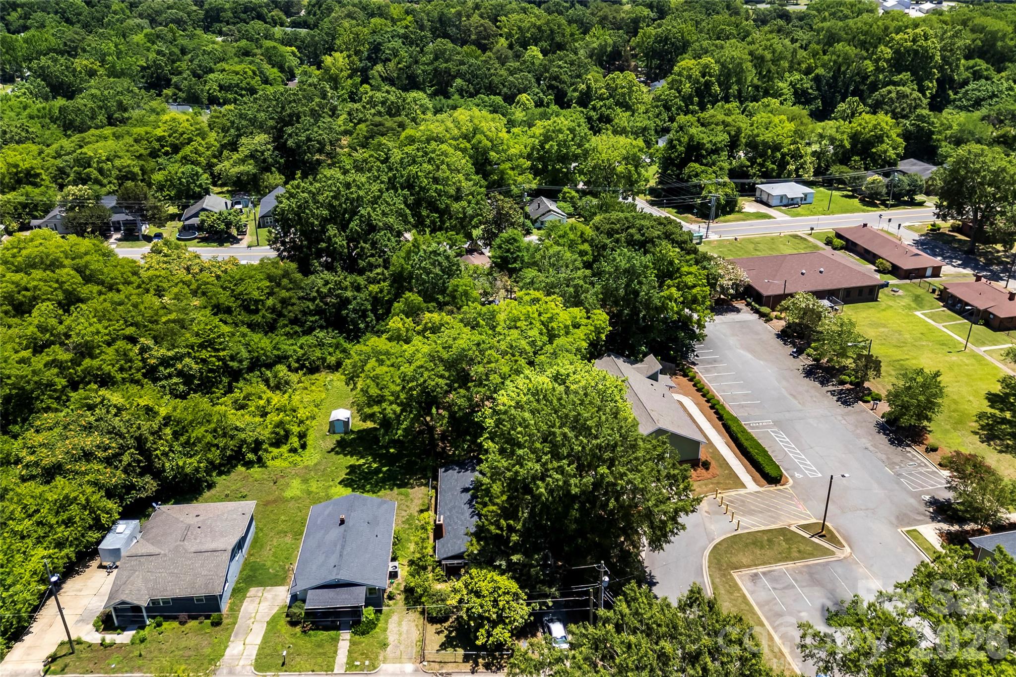 main property photo 30