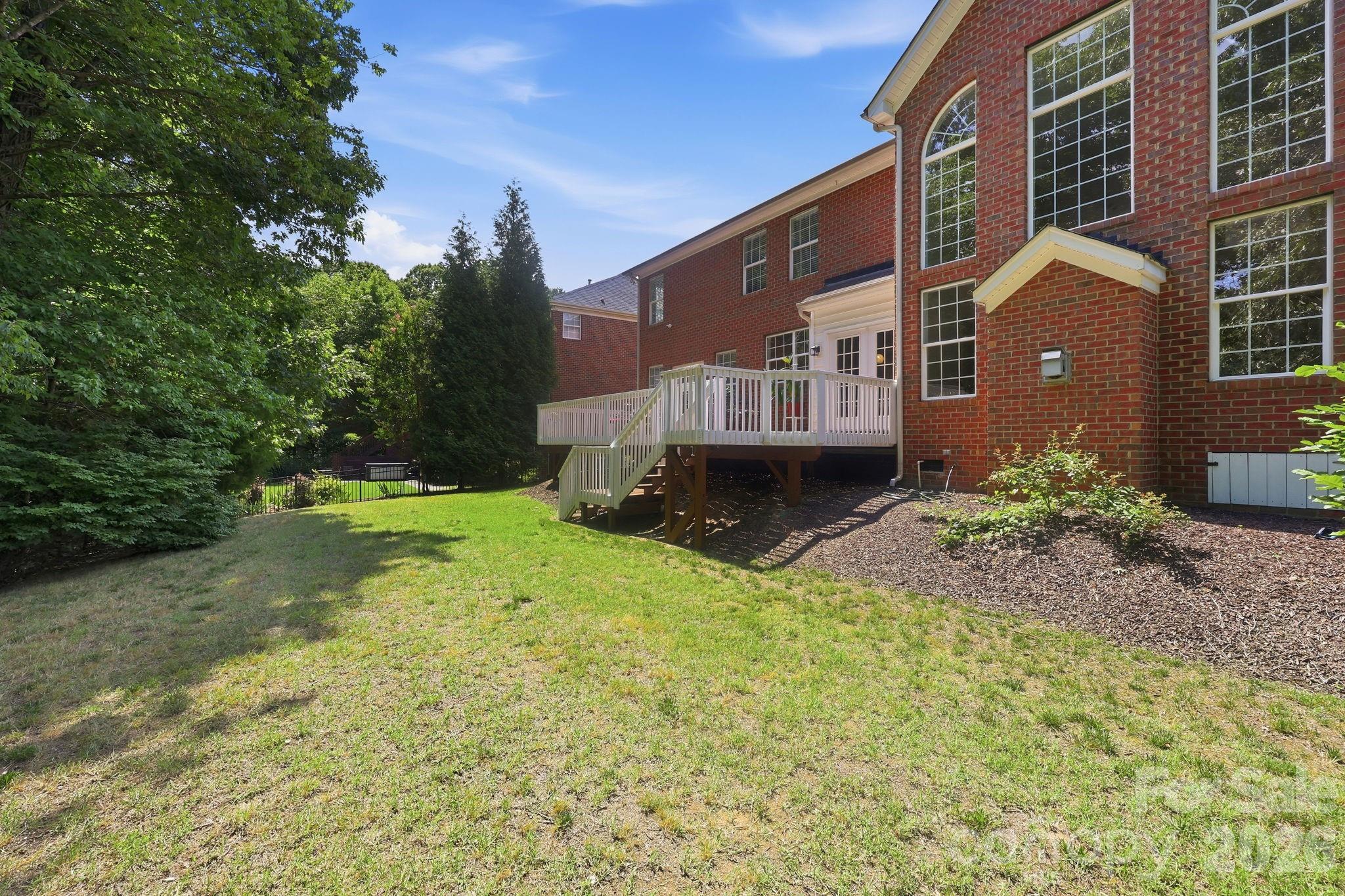 main property photo 30