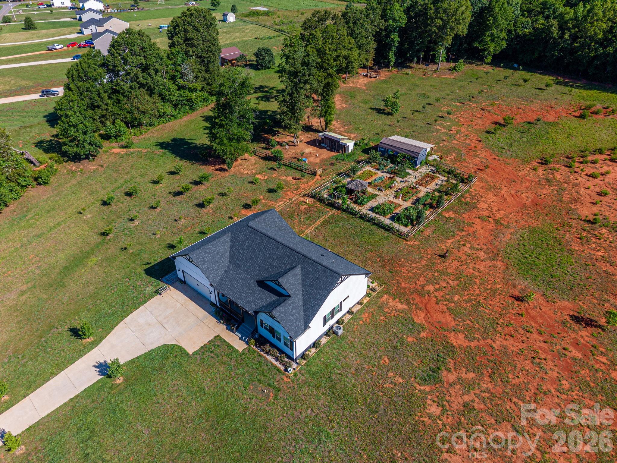 main property photo 41