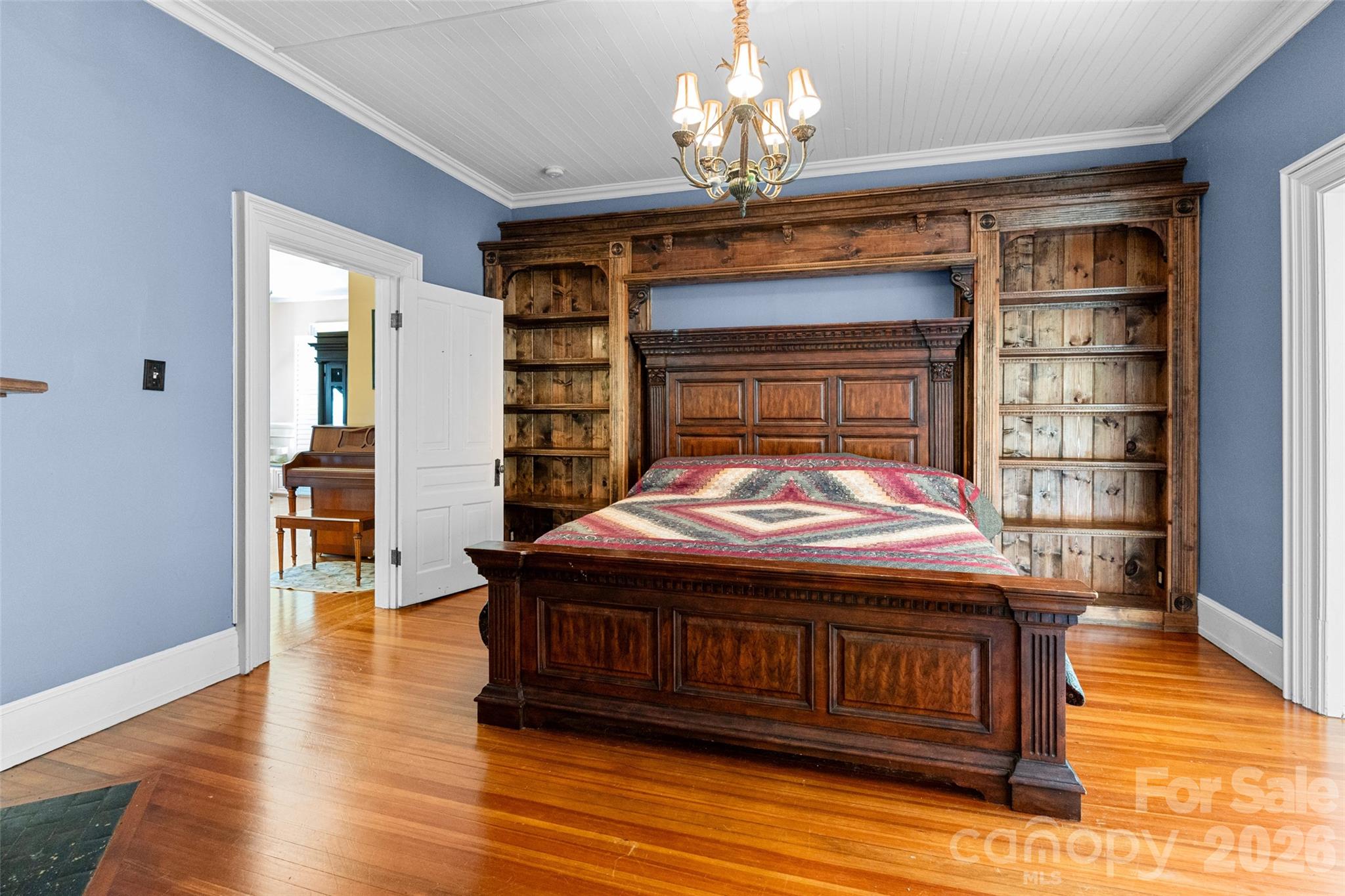 main property photo 13