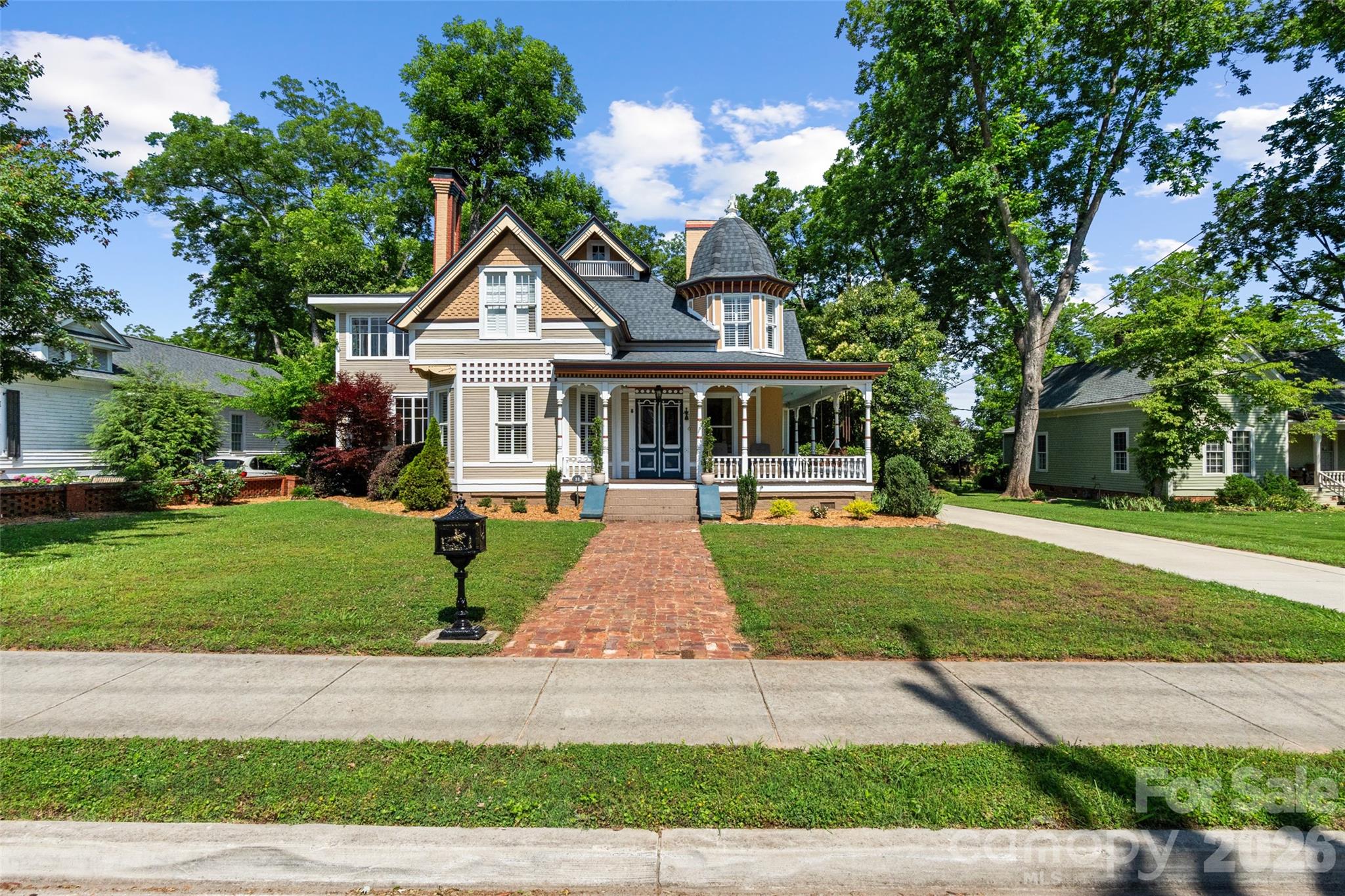 main property photo 3