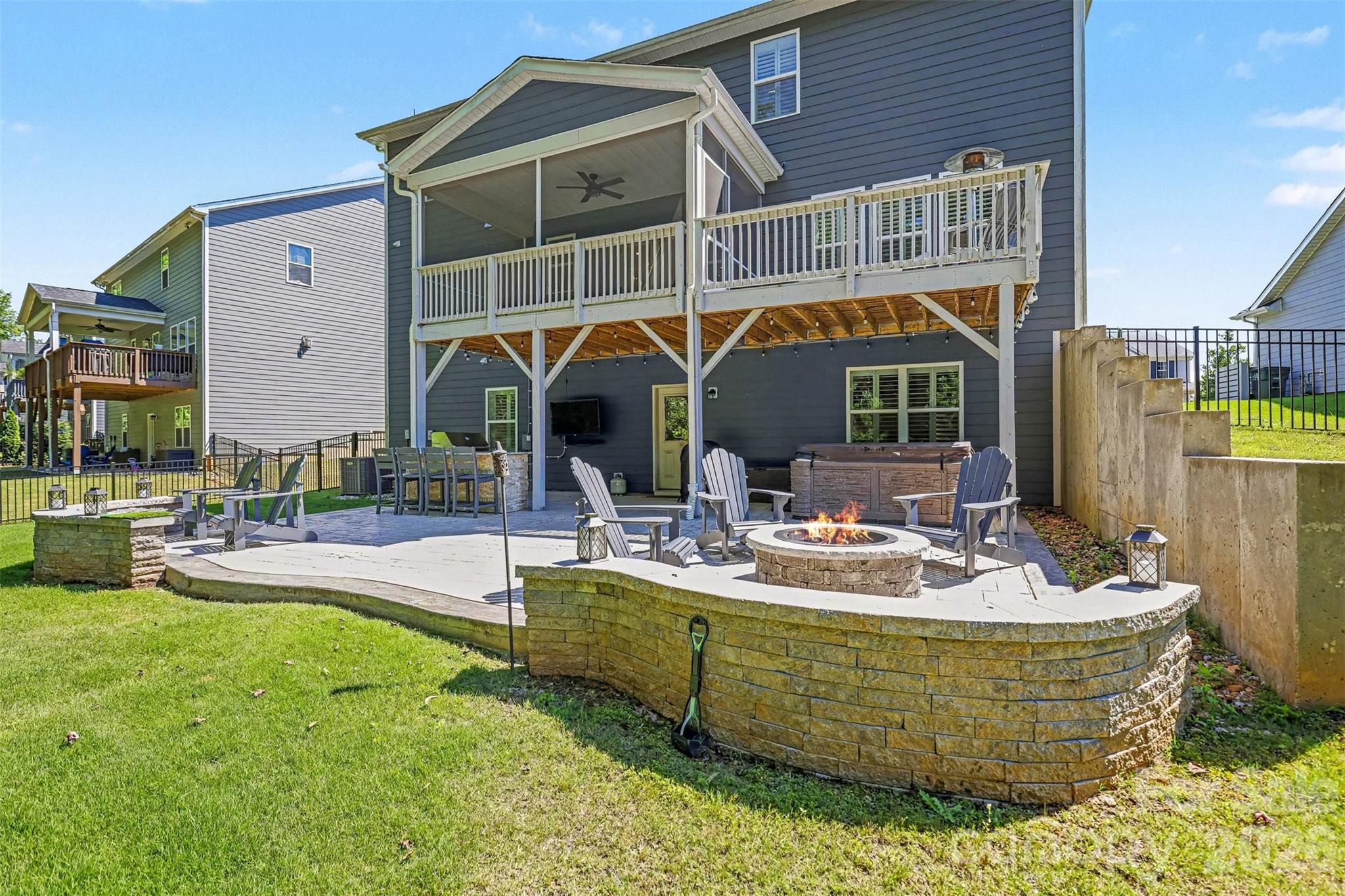 main property photo 40