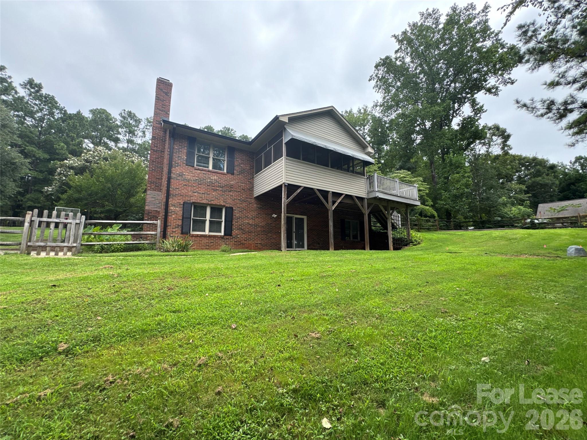 main property photo 14