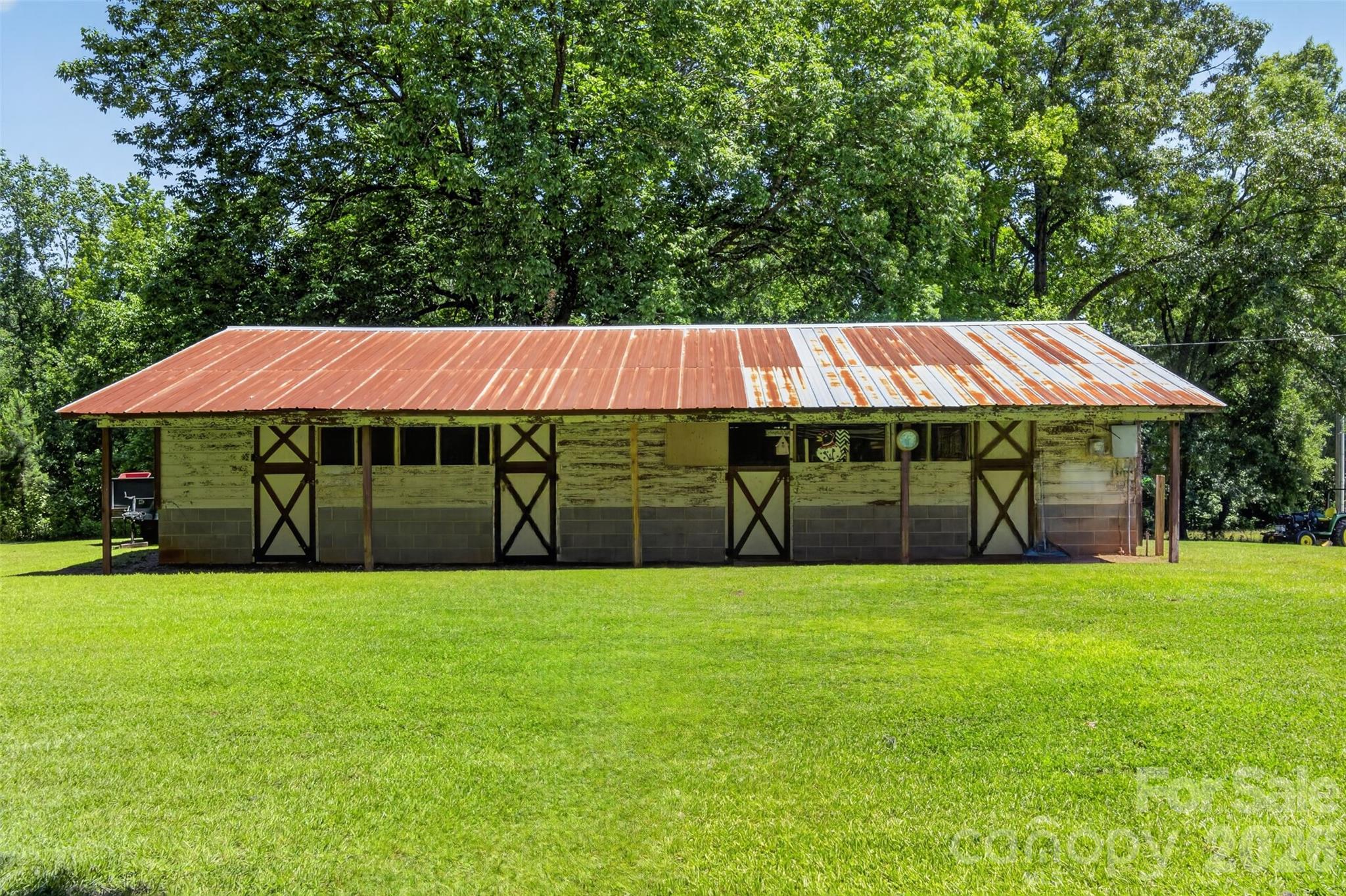 main property photo 41