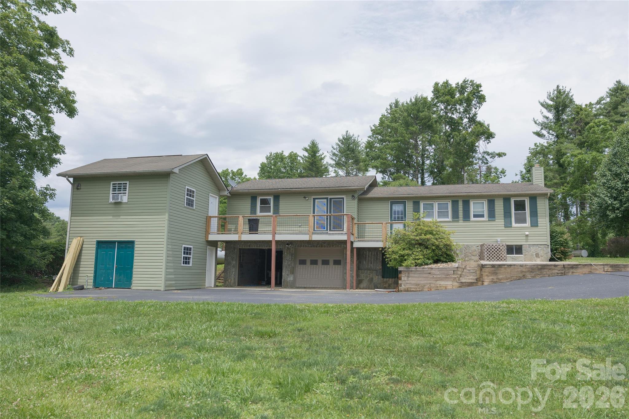 main property photo 17