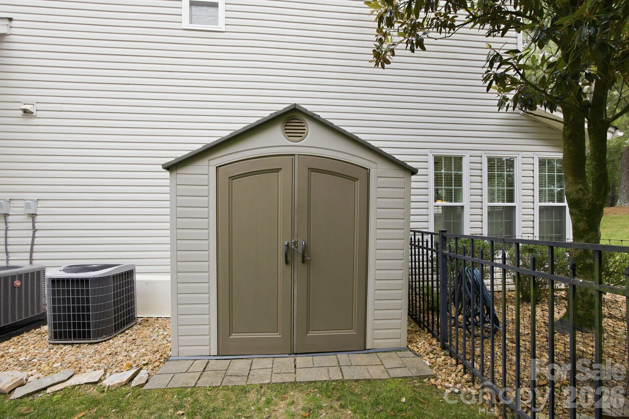 main property photo 33