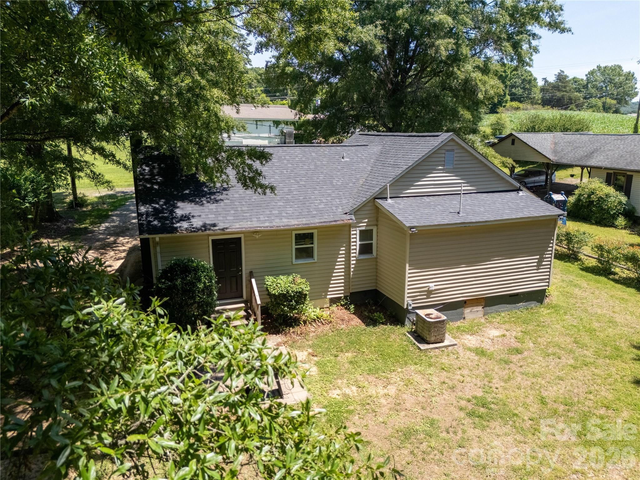 main property photo 35