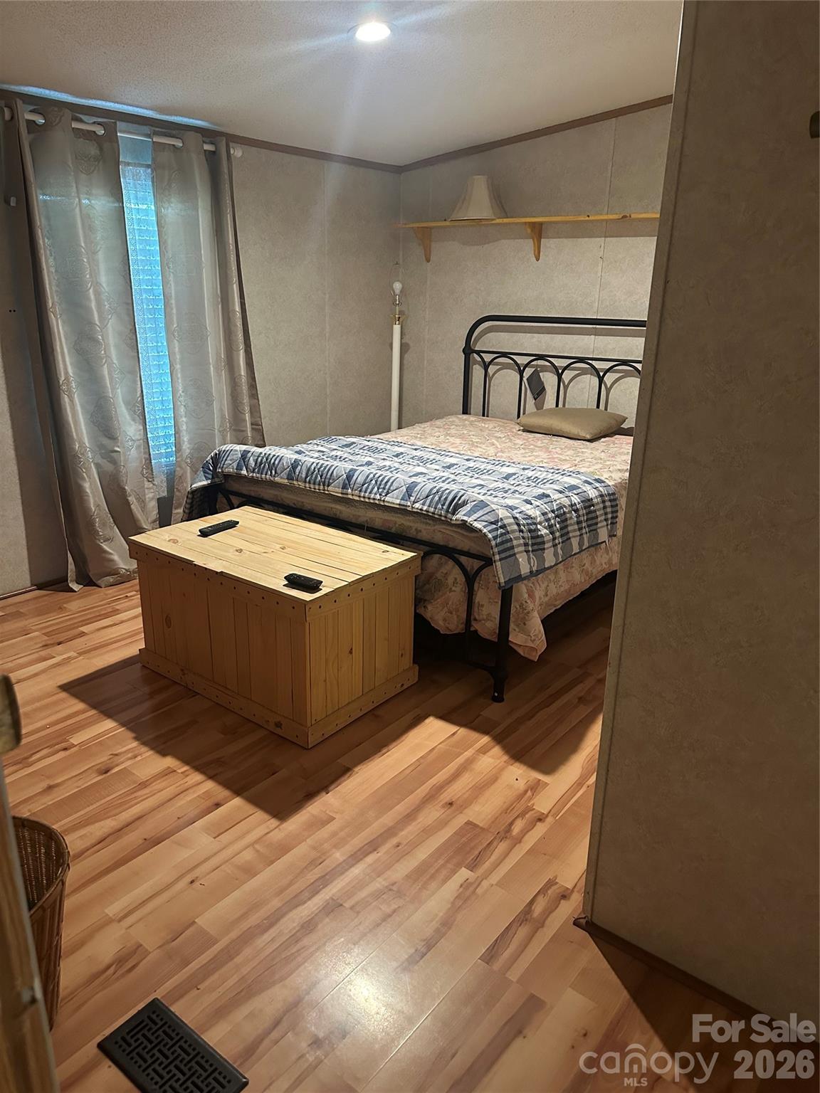 main property photo 10