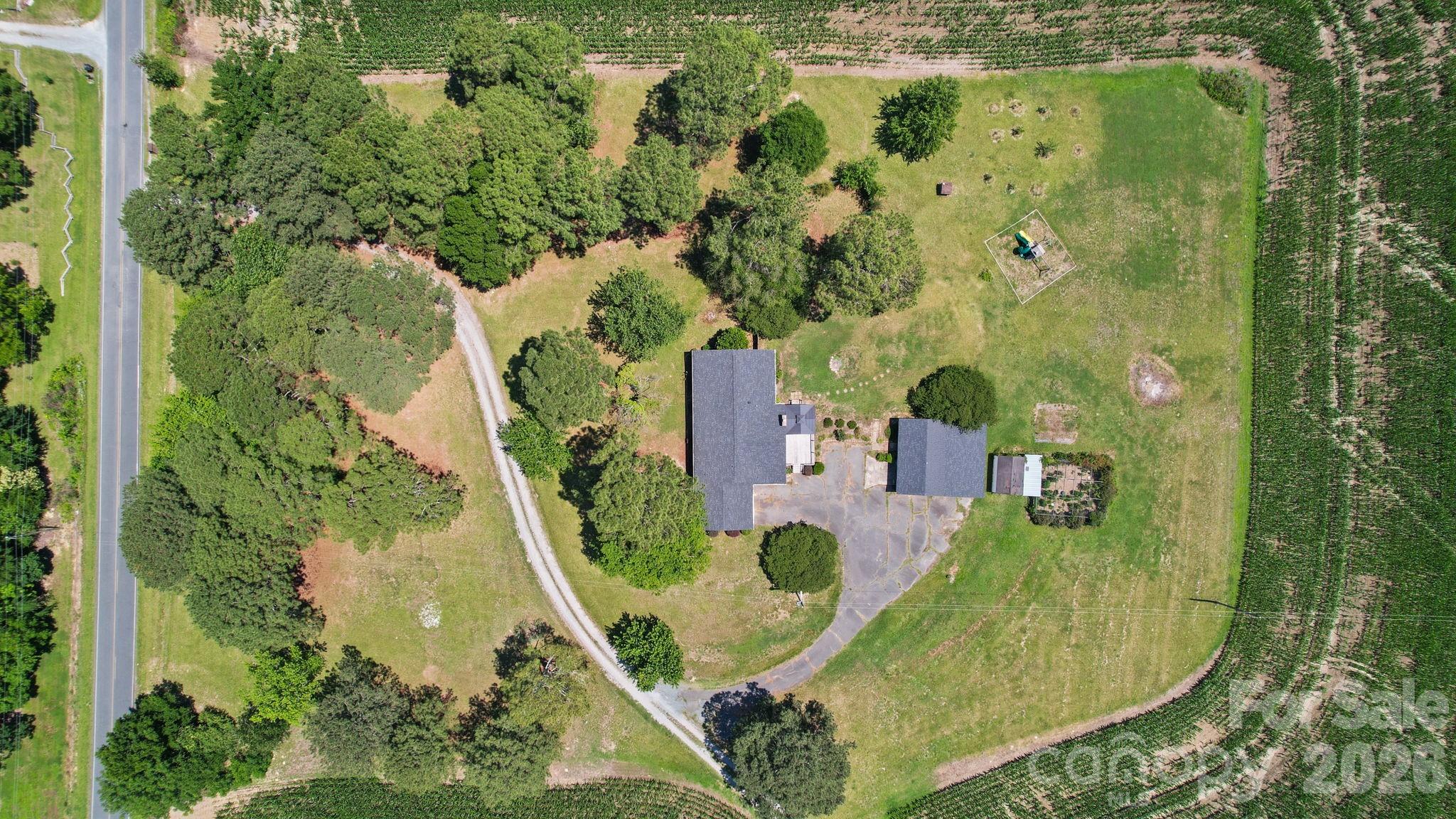 main property photo 3