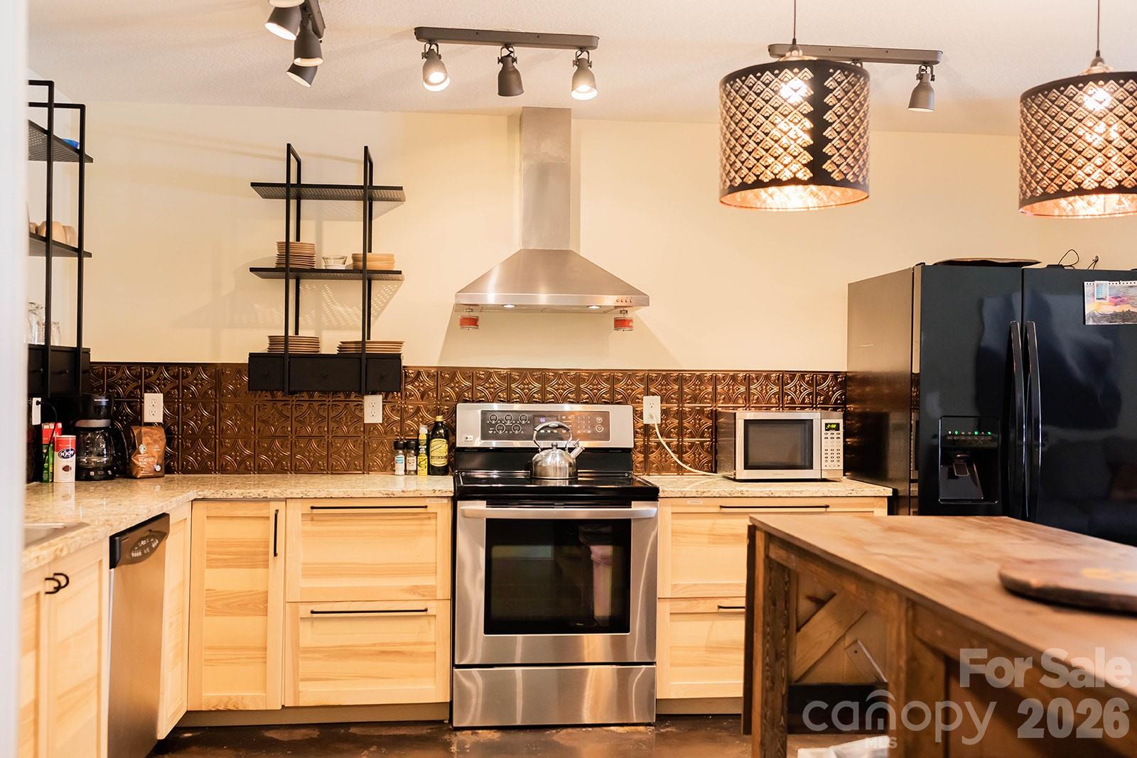 main property photo 39