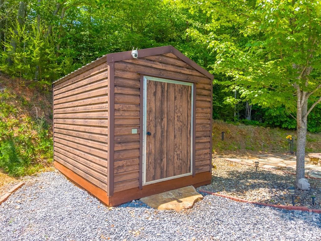 main property photo 40