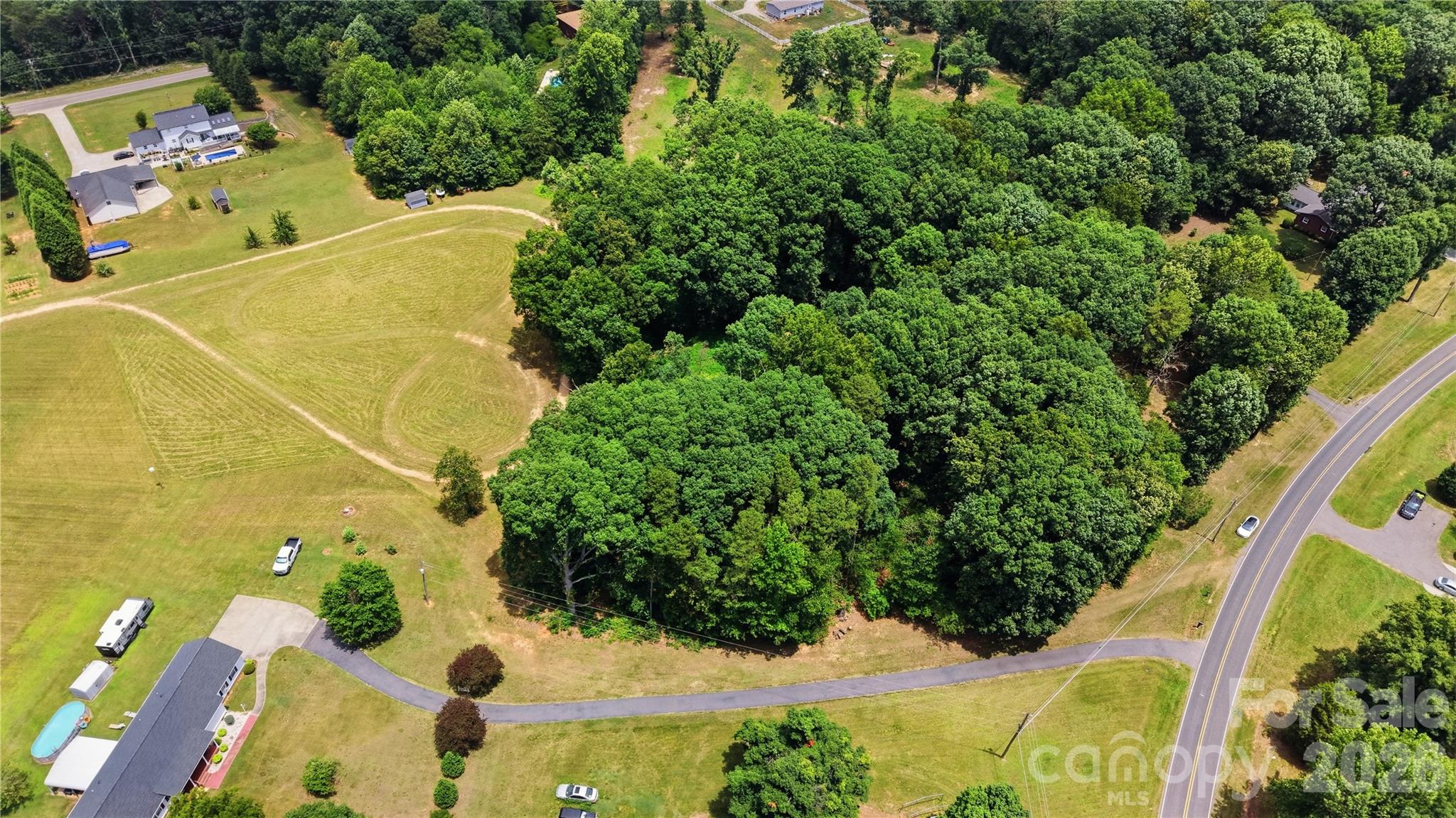 main property photo 3