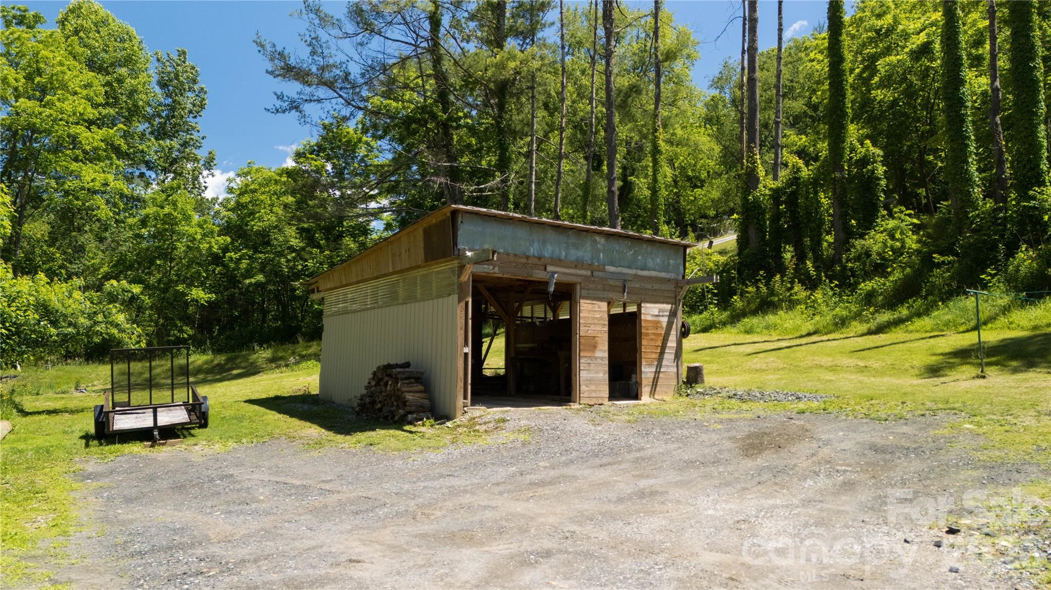 main property photo 16