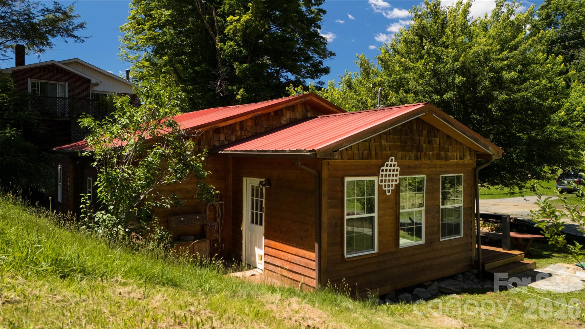 main property photo 17